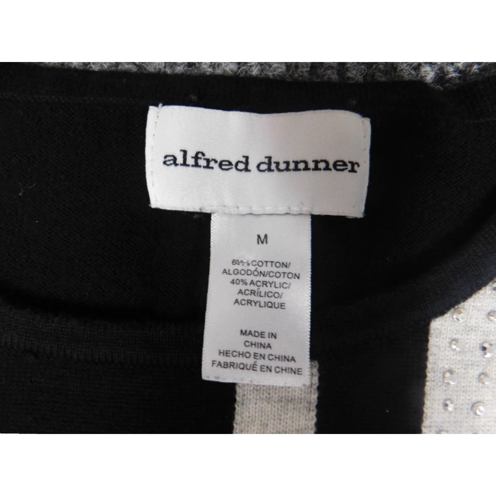 Vintage Alfred Dunner Women's Sweater Medium Black Pullover Crew Neck Long Sleeve Stretch Regular Knit Cap Sleeve Button Modern Casual Size M / US 6-8 / IT 42-44 - 4 Thumbnail