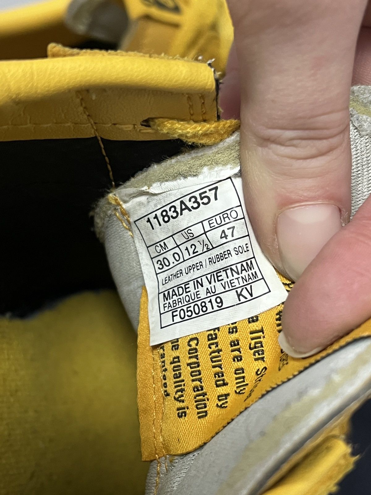 Onitsuka Tiger Onitsuka Tiger stripes yellow shoes kill bill hype ASICS Size US 14 / EU 47 - 13 Thumbnail