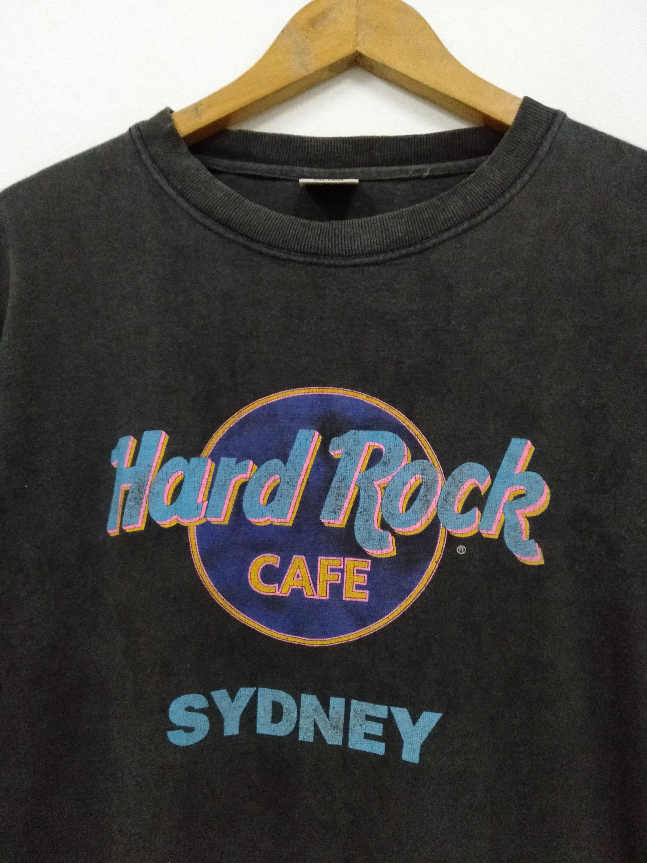 Band Tees × Hard Rock Cafe × Vintage Vintage 90s Hard Rock Cafe Sydney Promo tee shirt rare Size US S / EU 44-46 / 1 - 3 Thumbnail