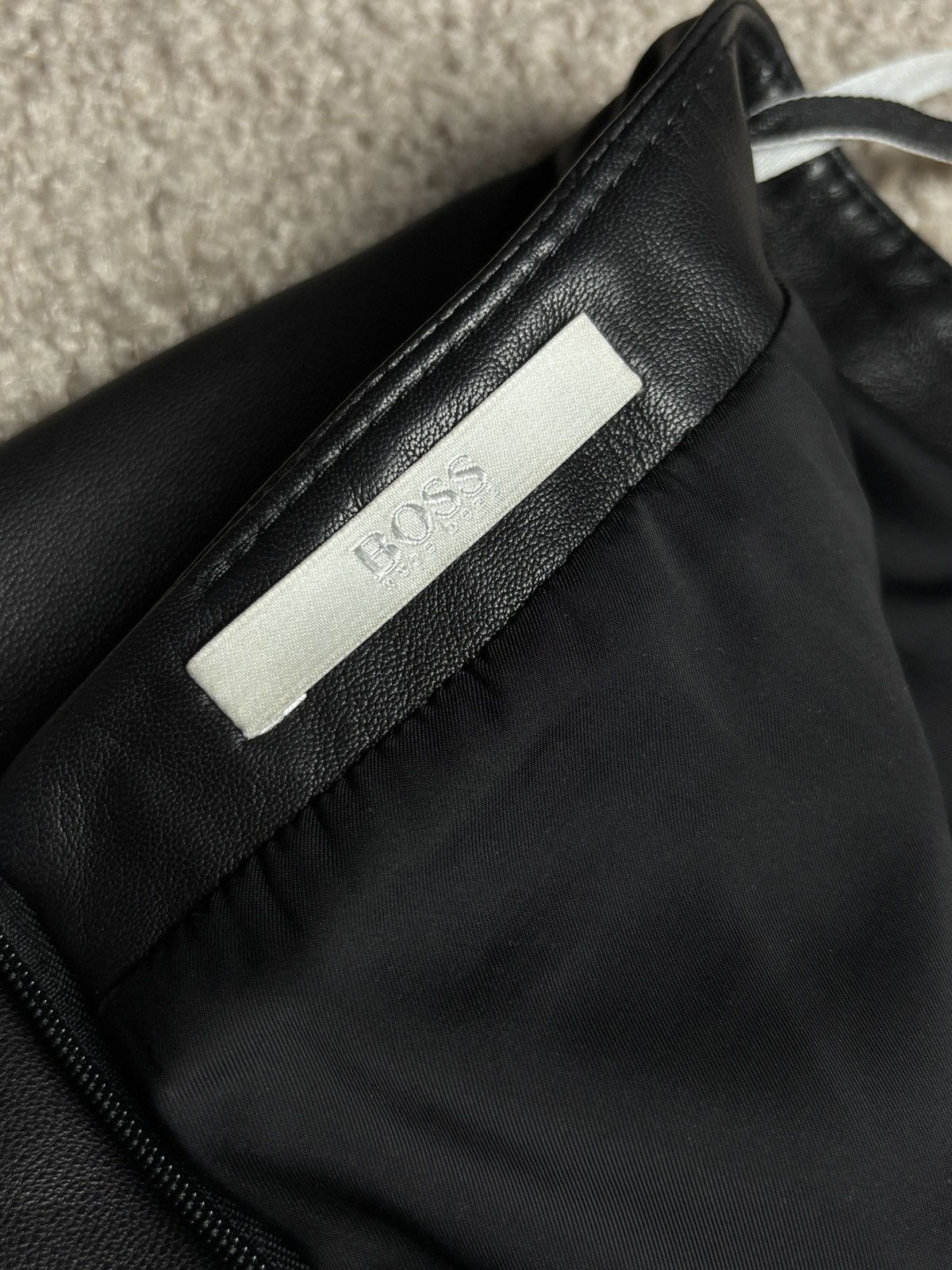 Hugo Boss Hugo Boss black leather midi pencil vintage skirt Size 28" / US 6 / IT 42 - 6 Thumbnail