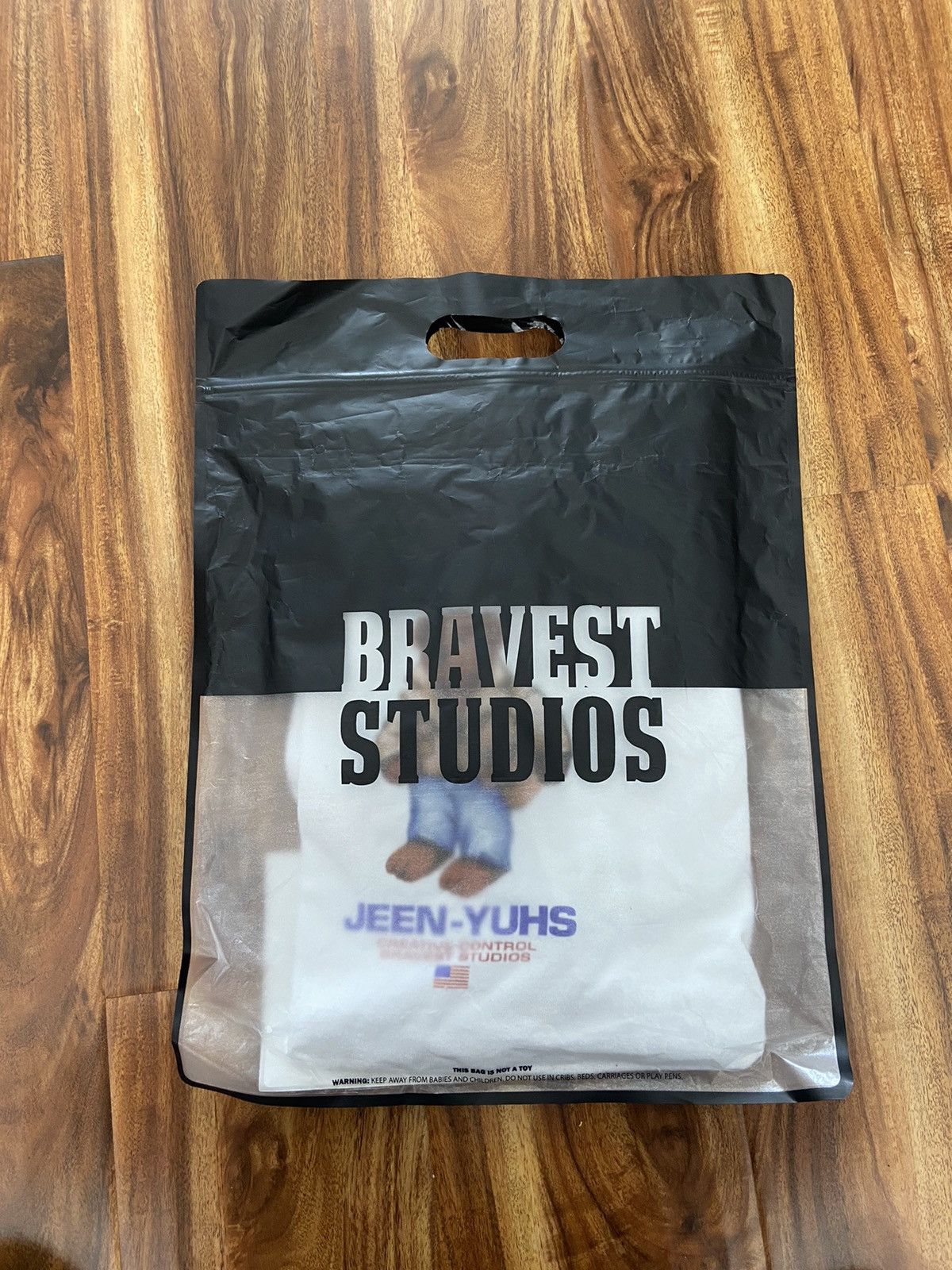 BRAVEST STUDIOS KANYE JEEN YUHS SHORTS popular MEDIUM BRAND NEW IN BAG MENS