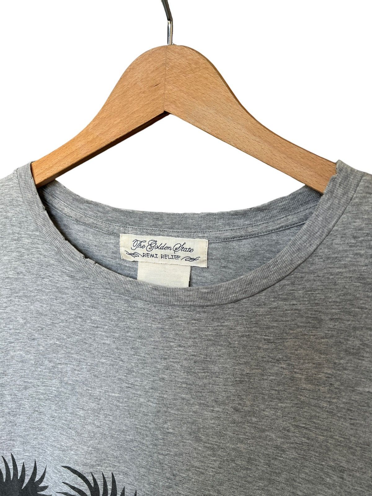 Remi Relief Palm Motif Distressed Style Tshirt