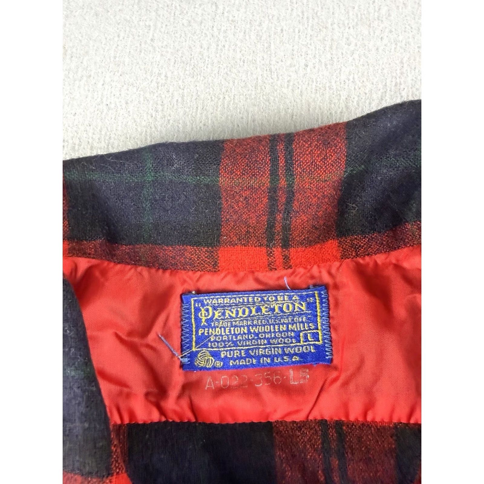 Pendleton VINTAGE Pendleton Board Shirt Mens Large Red Plaid Wool 80s Button-Up Long Sleeve Collared Shirt Mens Size US L / EU 52-54 / 3 - 5 Thumbnail
