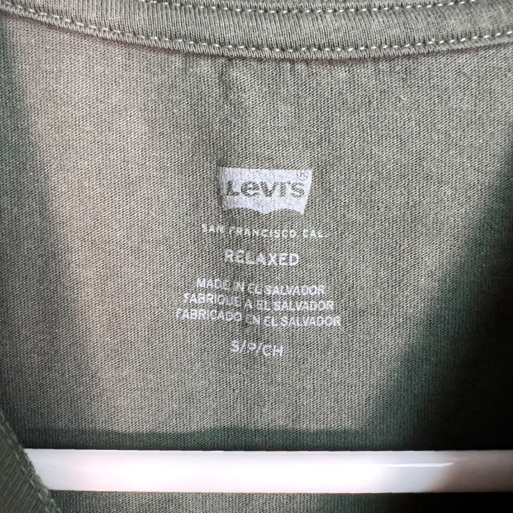 Levi's VINTAGE Levi's T-Shirt Graphic Tee Short Sleeve Crew Neck Olive Green Adult Small Logo 90s Mens Size US S / EU 44-46 / 1 - 3 Thumbnail