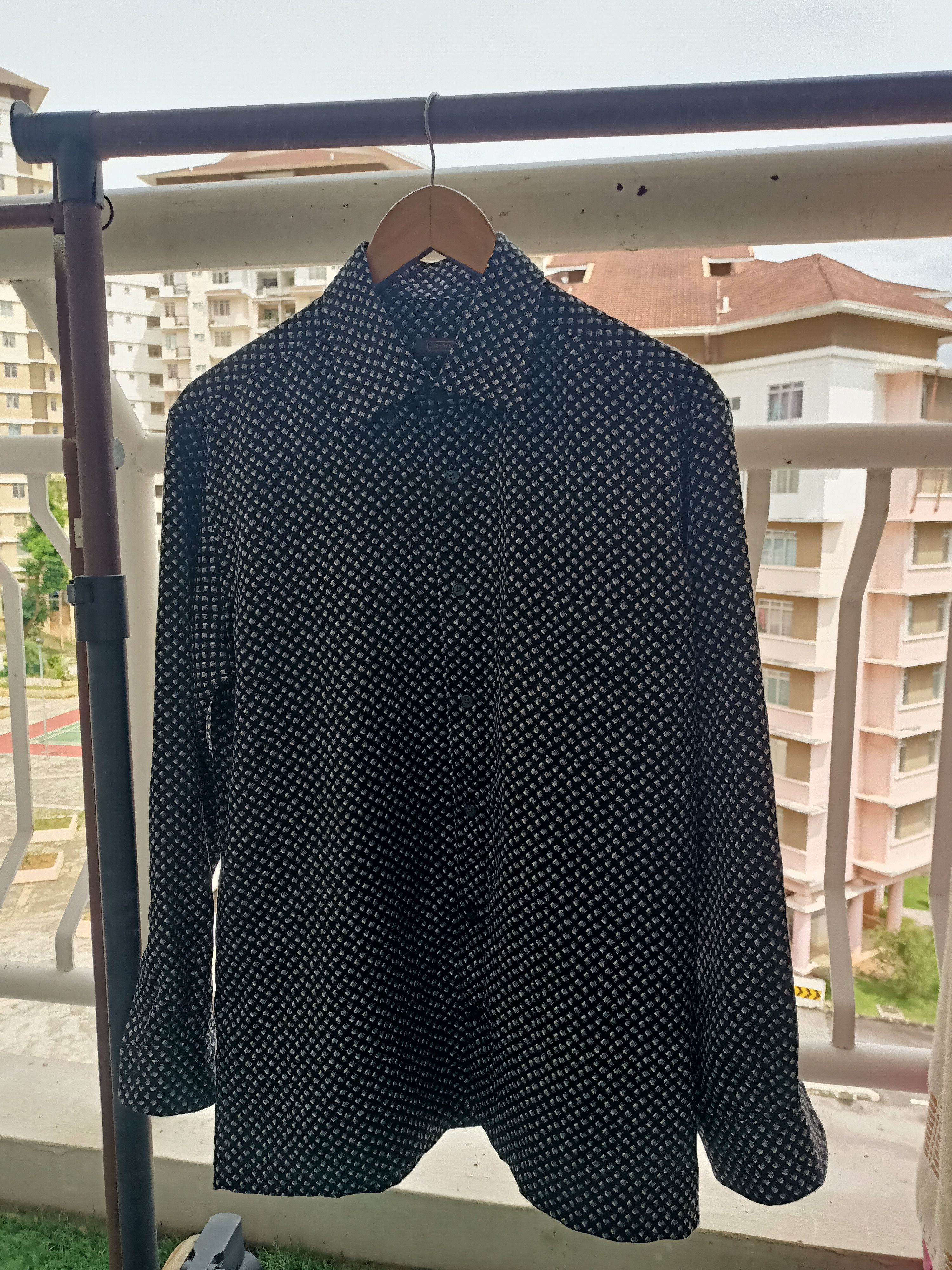 Japanese Brand Vintage Aramis polyester shirts Size US L / EU 52-54 / 3 - 1 Thumbnail