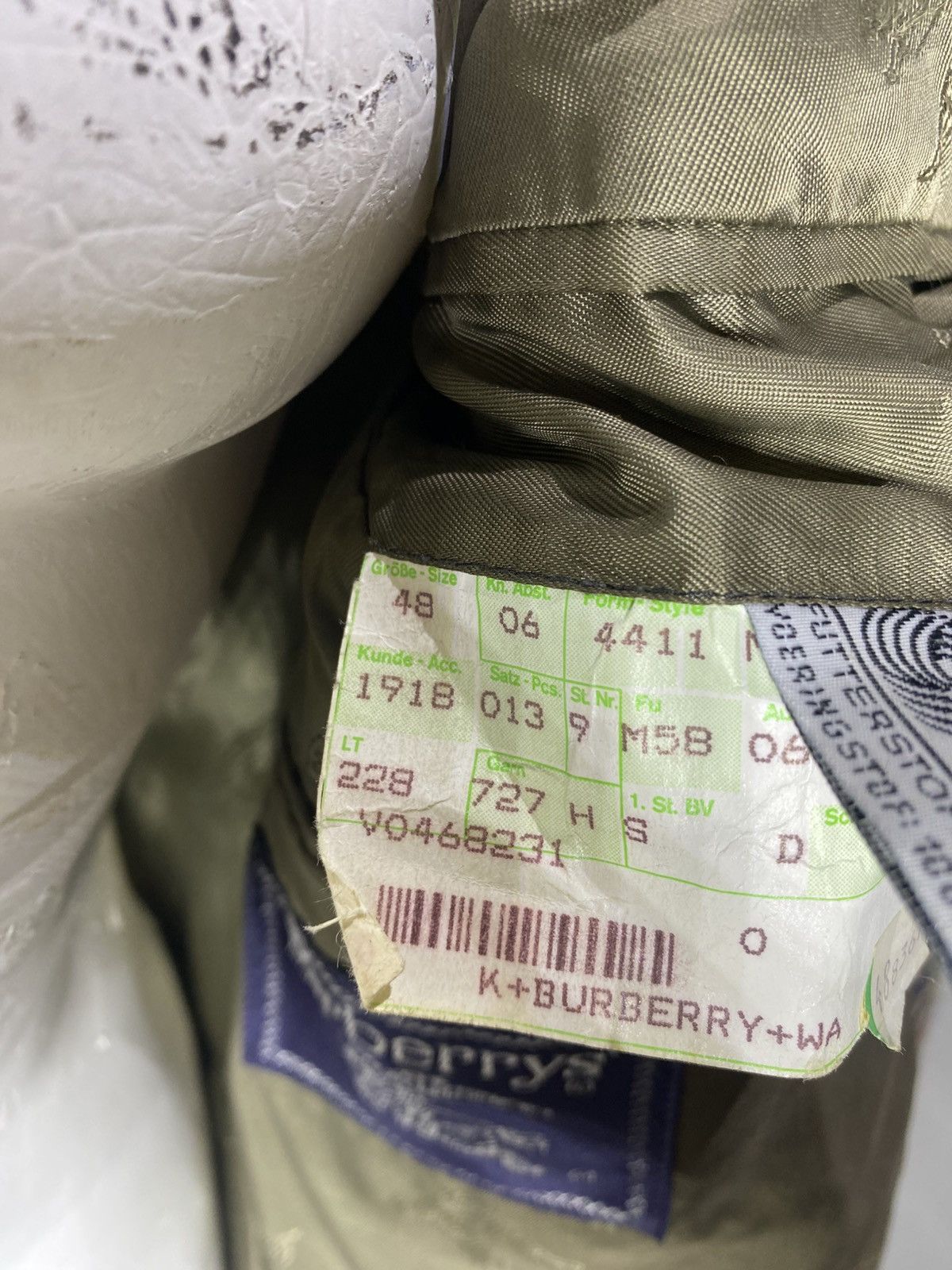 Burberry 1980s jacket from the Burberry fashion house Size US M / EU 48-50 / 2 - 14 Thumbnail