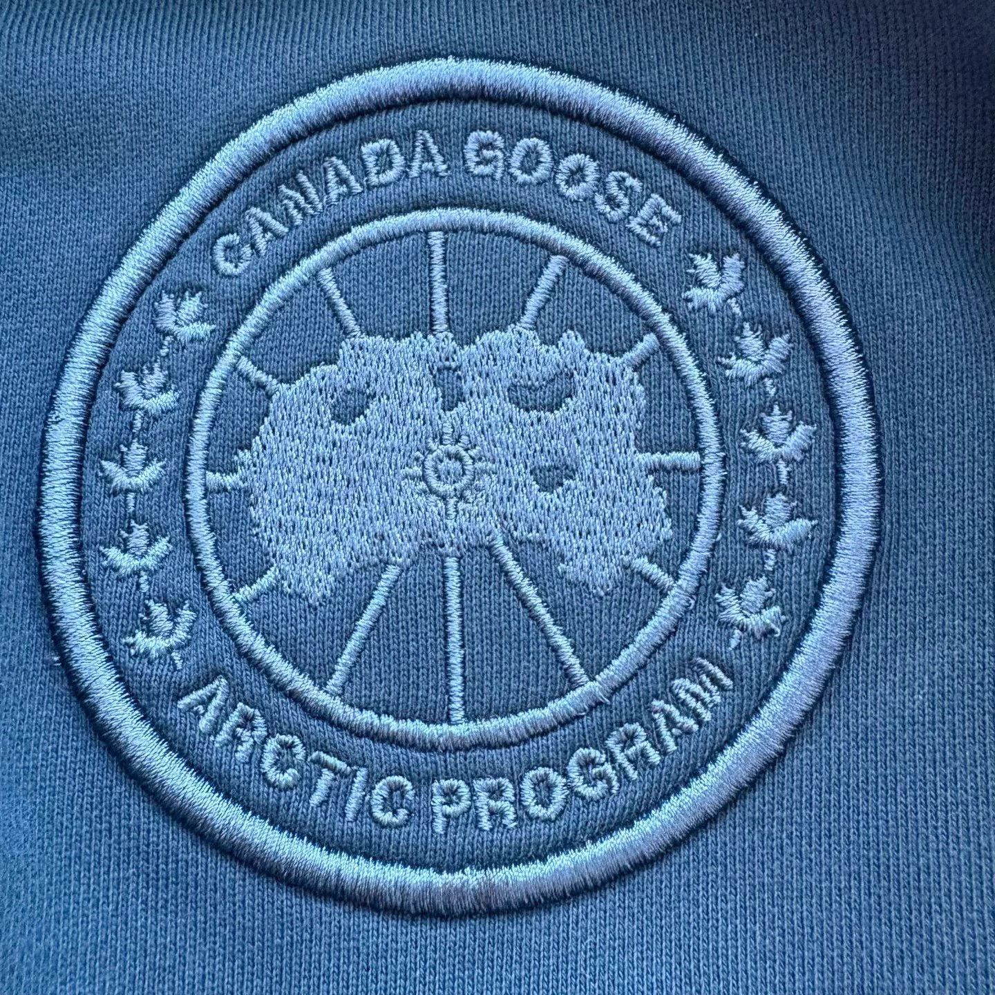 Canada Goose Canada Goose Blue Logo Embroidered Hoodie L Size US L / EU 52-54 / 3 - 5 Thumbnail