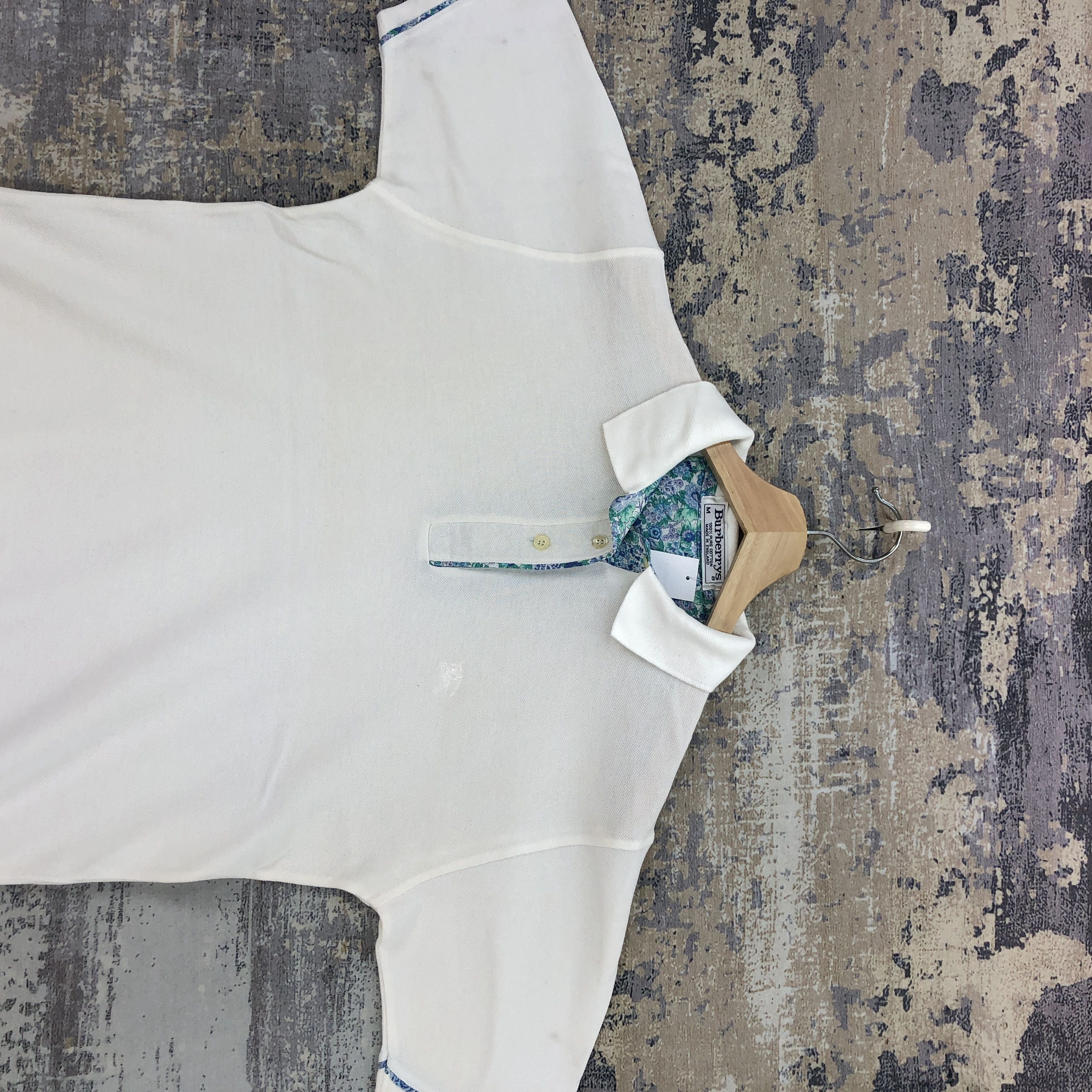 Burberry × Vintage Vintage 90s Burberry T Shirt Vintage Burberrys Polo Tees Size US M / EU 48-50 / 2 - 2 Thumbnail