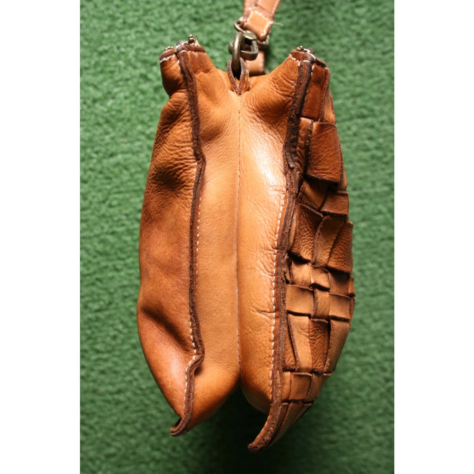 Vintage COSTANZA ROTA Crossbody Bag Tan Leather - Small, 12x8x2.5 in - Women, Leather, C rossbody, D etail s Size ONE SIZE - 5 Thumbnail