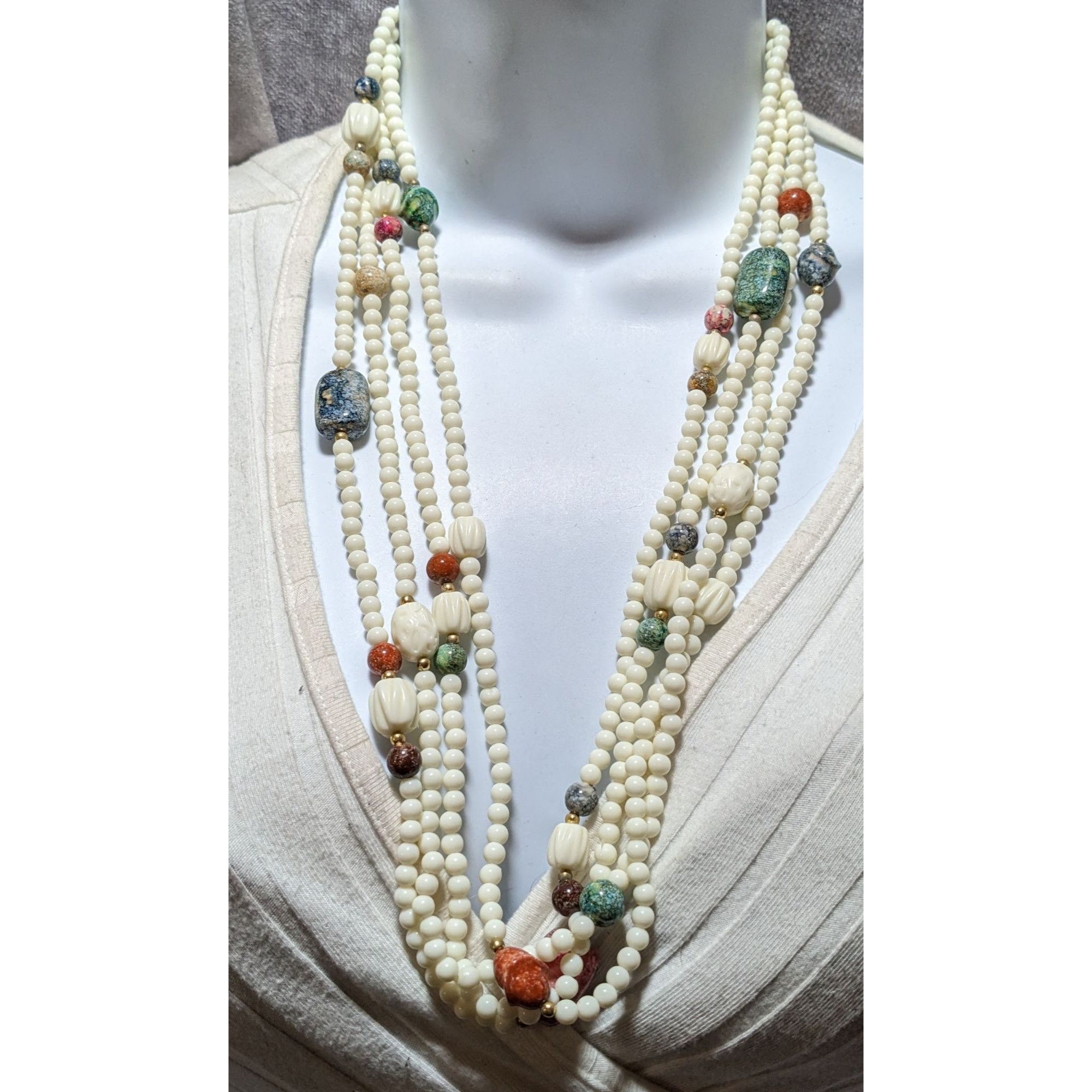 Other Vintage White And Rainbow Beaded Lucite Necklace Size ONE SIZE - 4 Thumbnail