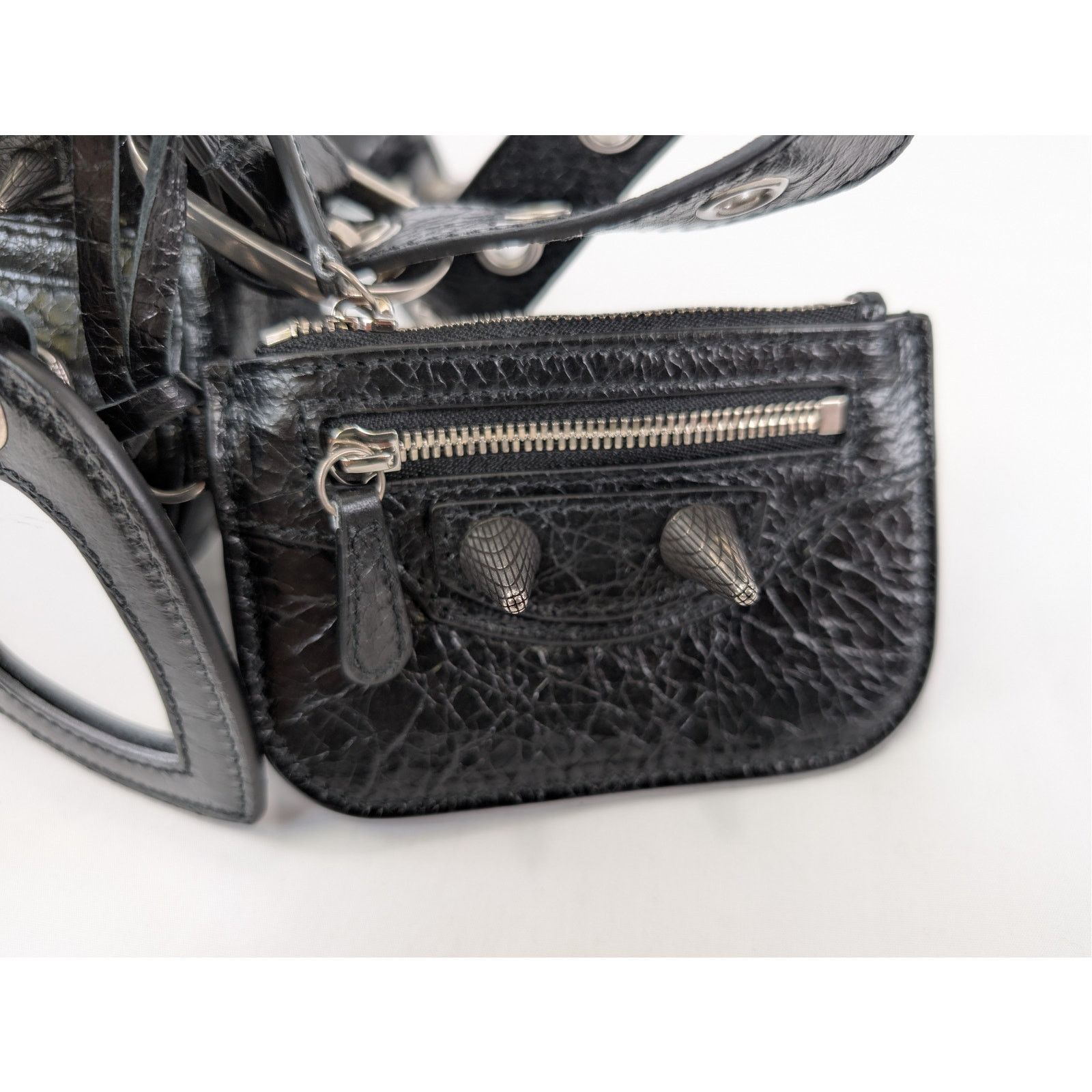 Balenciaga o1rshd1 Size:OS/ LE Cagole Shoulder B Arena Lamb W/Spike Bag Size ONE SIZE - 6 Thumbnail