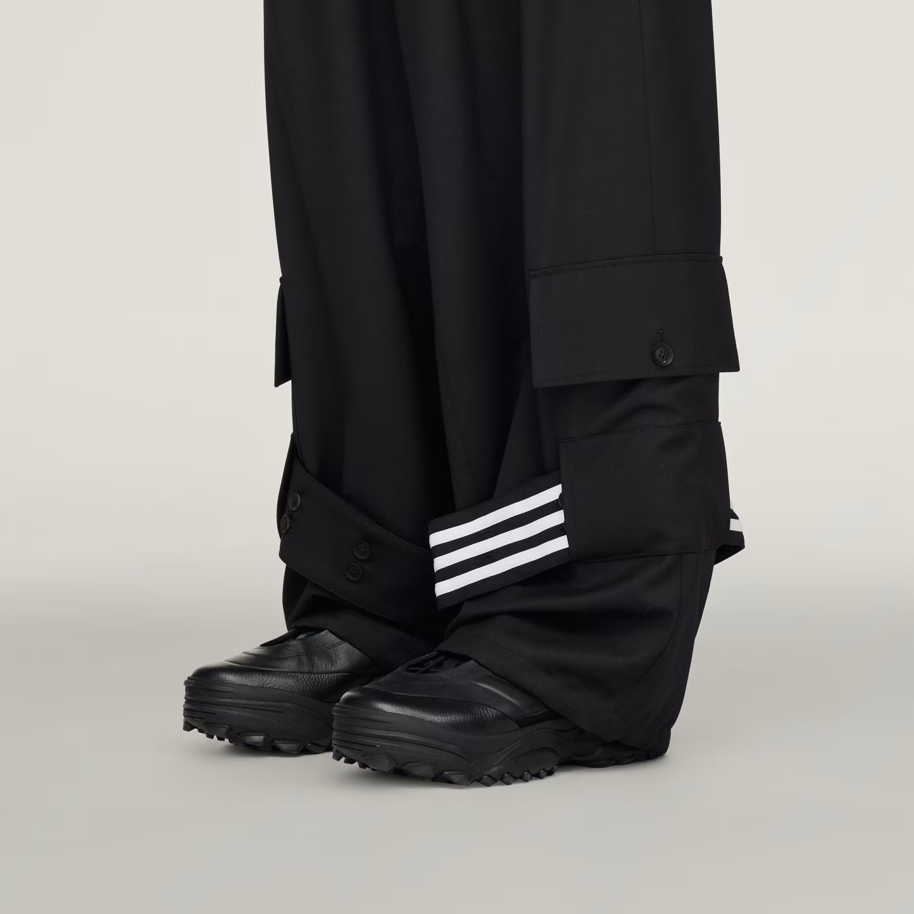 Y-3 o1tko10426 Refined Wool Wide Cargo Pants in Black Size US 34 / EU 50 - 7 Thumbnail
