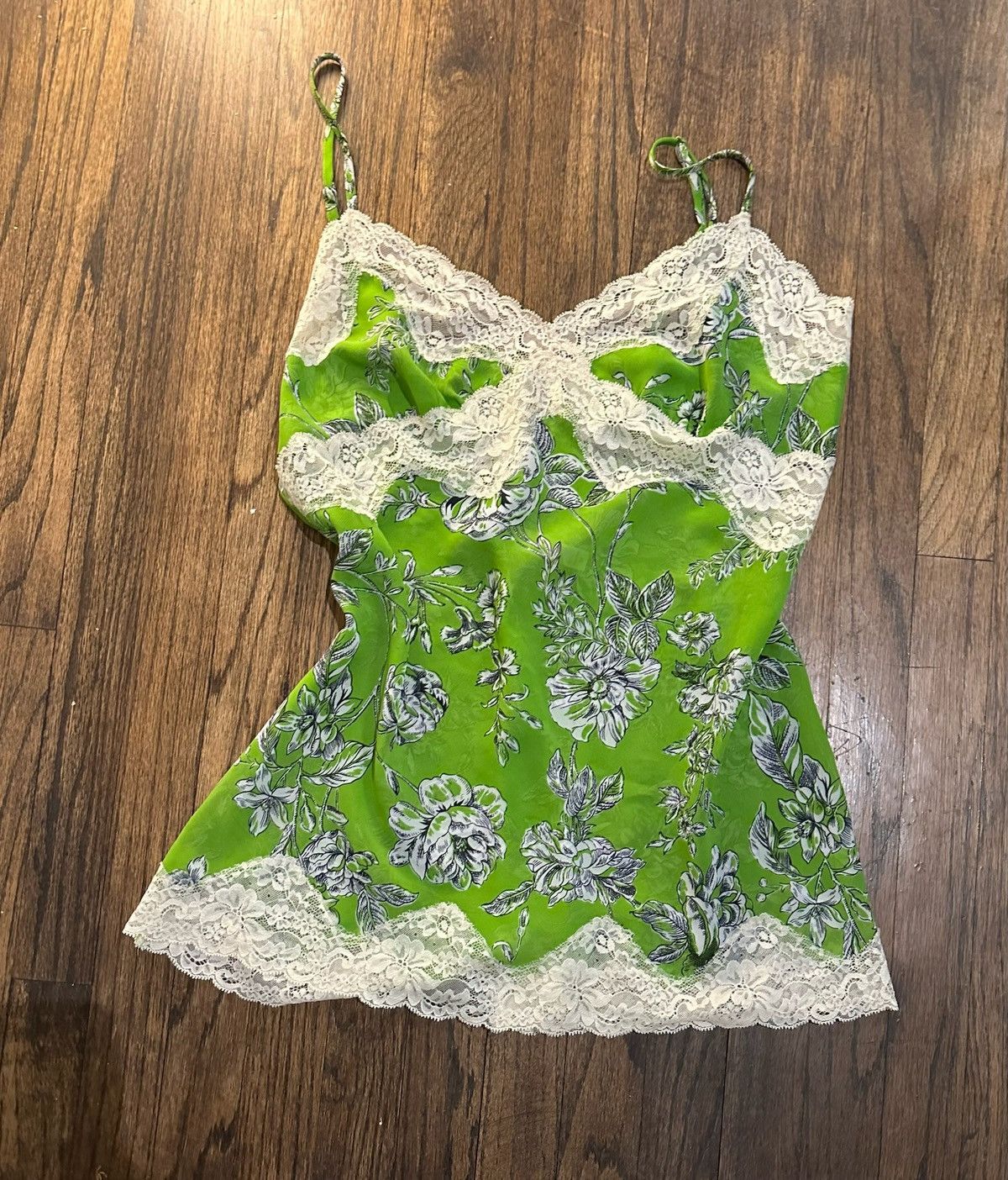 Victoria's Secret Victoria’s Secret cute Y2K Vintage lace Cami Size M / US 6-8 / IT 42-44 - 2 Thumbnail