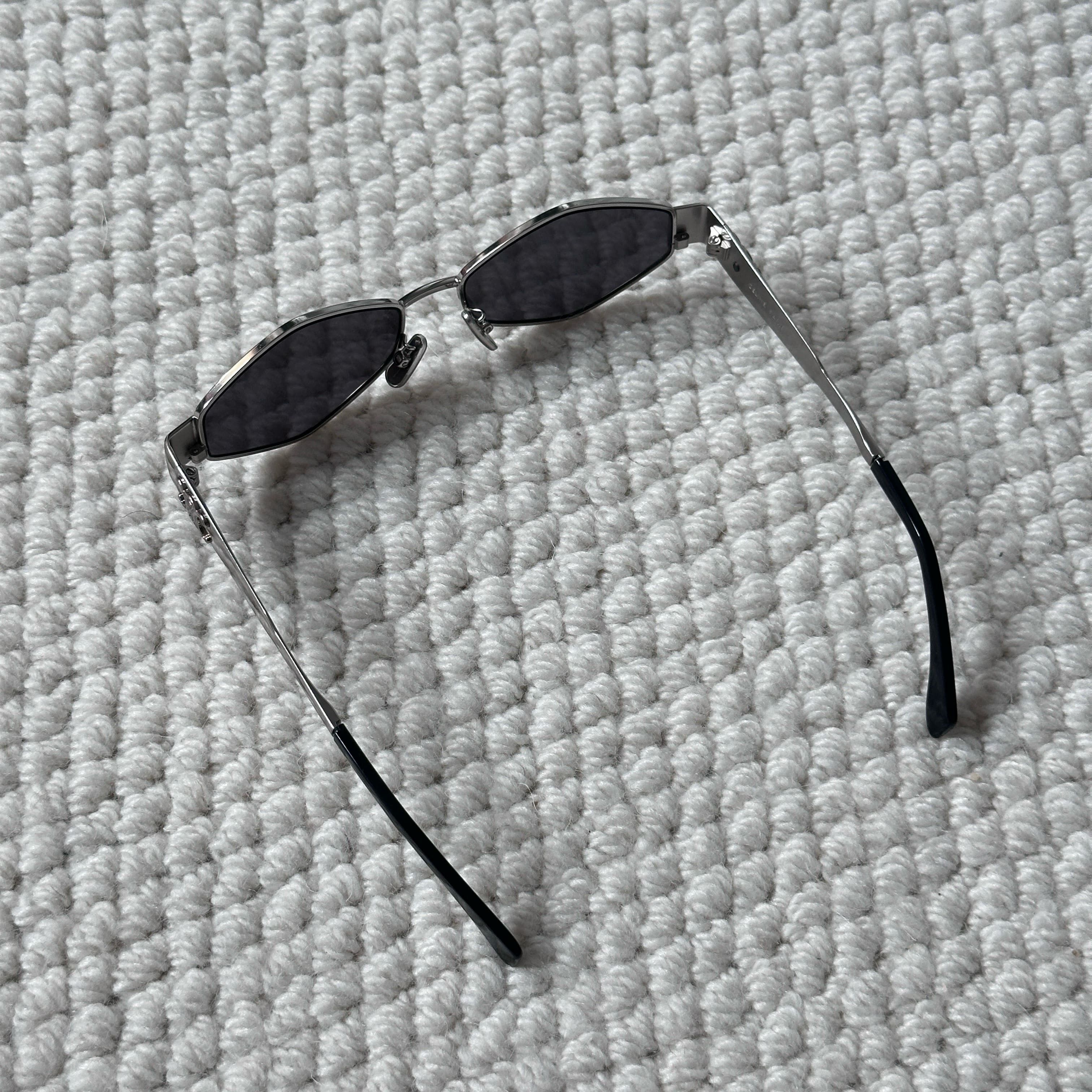 Celine CELINE Triomphe 01 Oval Sunglasses SILVER CL40254U 30N Size ONE SIZE - 5 Thumbnail