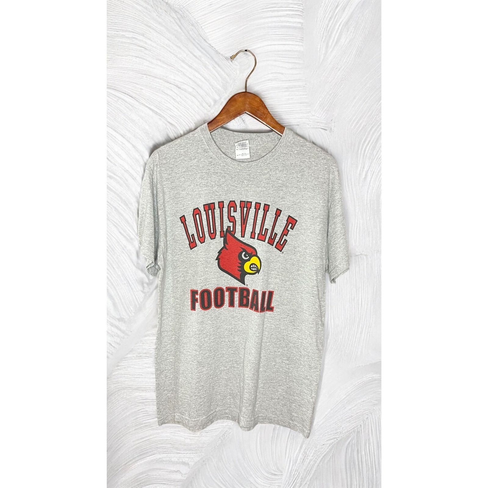 Gildan Louisville Football Size US M / EU 48-50 / 2 - 1 Thumbnail