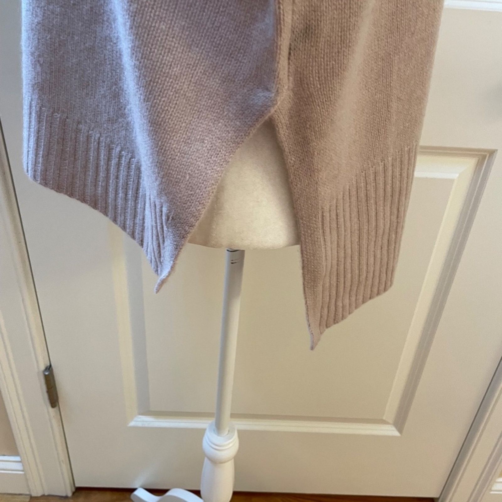 360Cashmere Alex Ribbed Trim Cashmere Sweater from 360 Cashmere Size L / US 10 / IT 46 - 3 Thumbnail