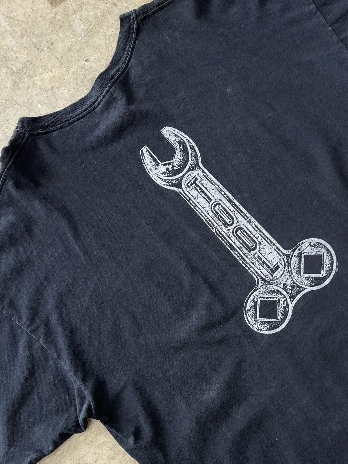 Band Tees Vintage 90s Tool Wrench Band Tee XXL Size US XXL / EU 58 / 5 - 1 Thumbnail