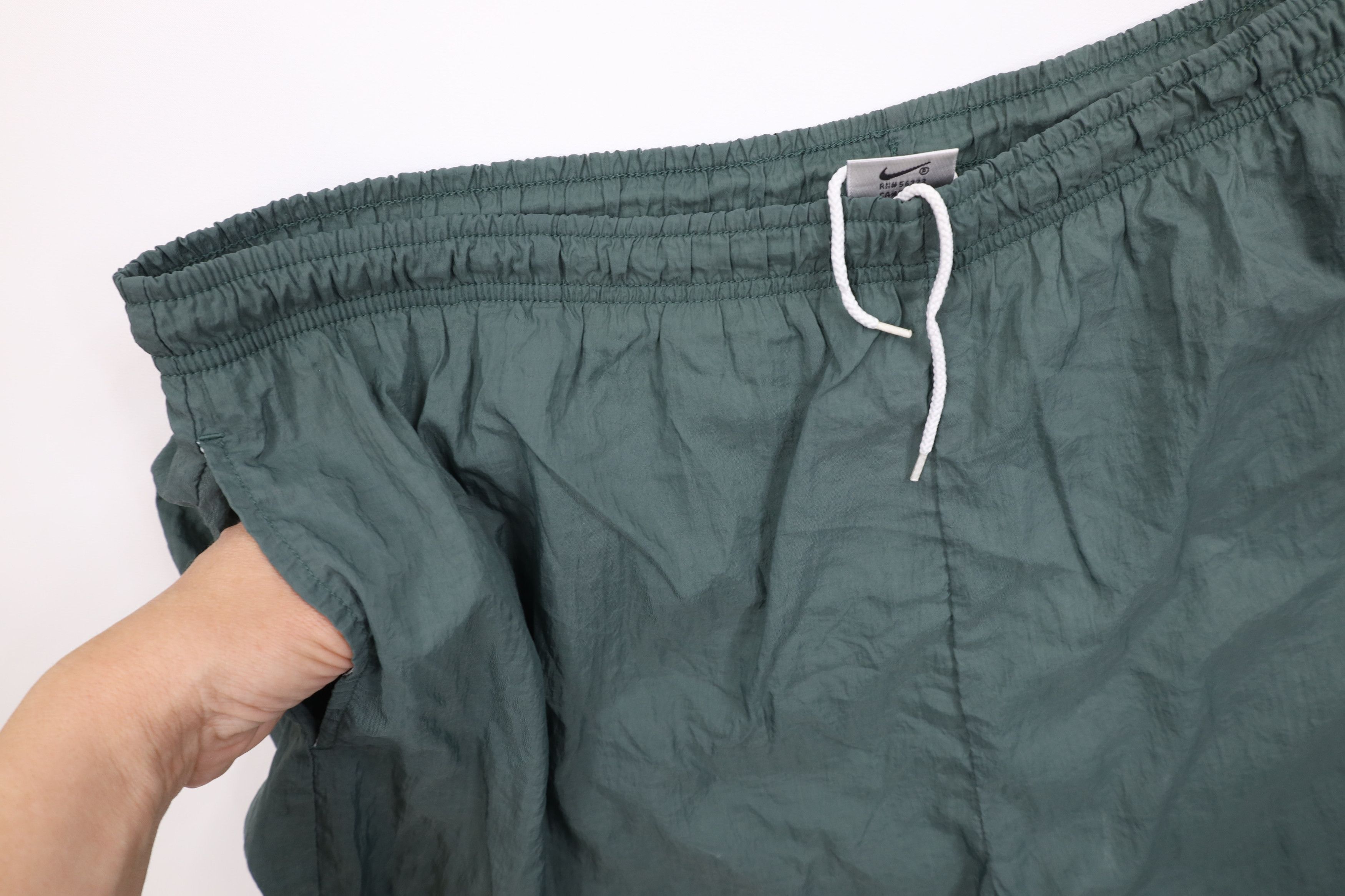 Nike Vintage 90s Nike Travis Scott Big Swoosh Lined Shorts Green Size US 38 / EU 54 - 8 Thumbnail