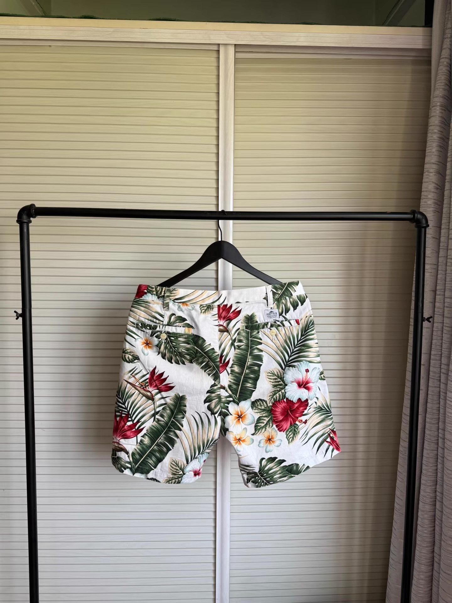 Vintage Vintage Floral Cargo Shorts Q17 Size US 36 / EU 52 - 2 Thumbnail