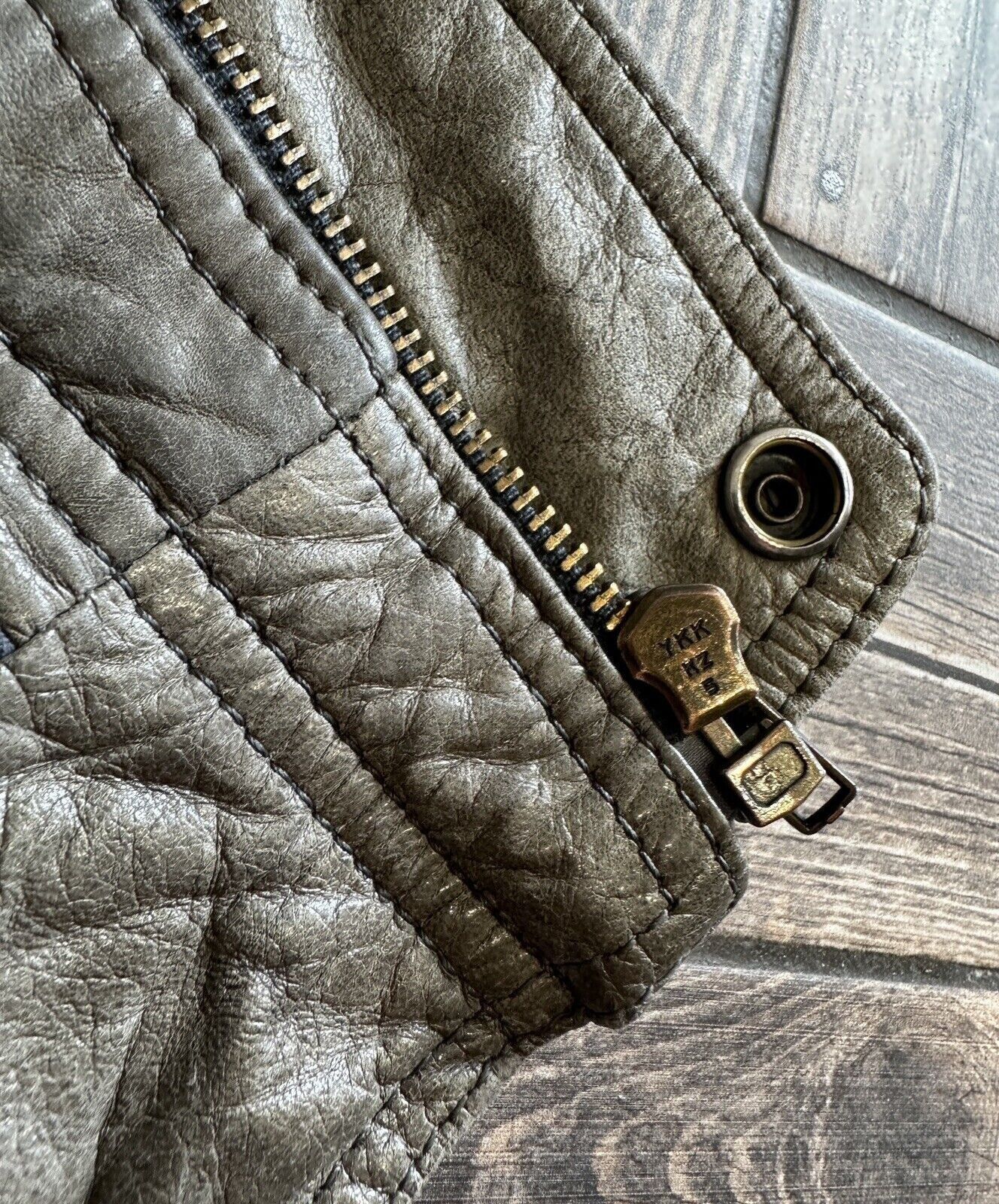 Valentino Vintage Valentino Uomo Distressed Leather Bomber Jacket Men Size US XL / EU 56 / 4 - 17 Thumbnail