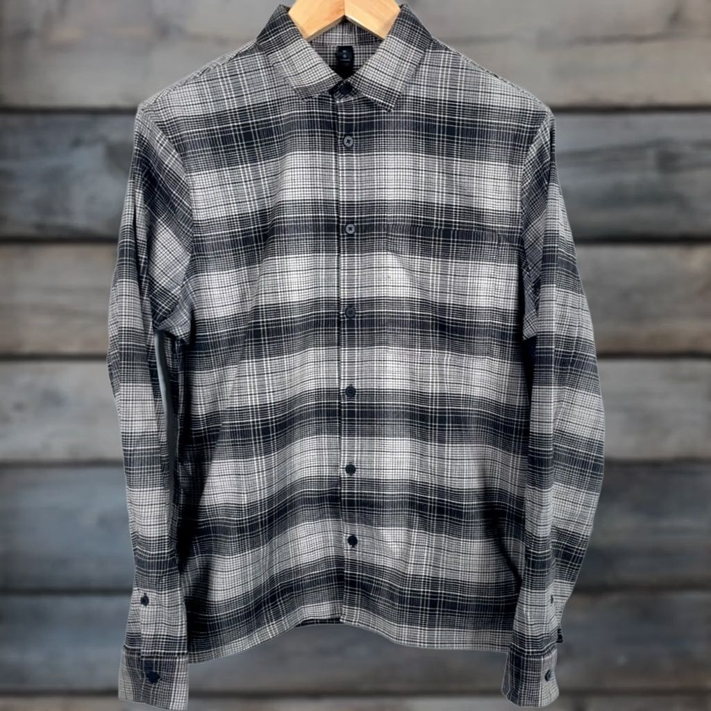 Lululemon Lululemon Shirt Mens Medium Gray Plaid Lightweight Flannel Zip Pocket Button-Up Casual Shirt (Regular) Size US M / EU 48-50 / 2 - 1 Thumbnail