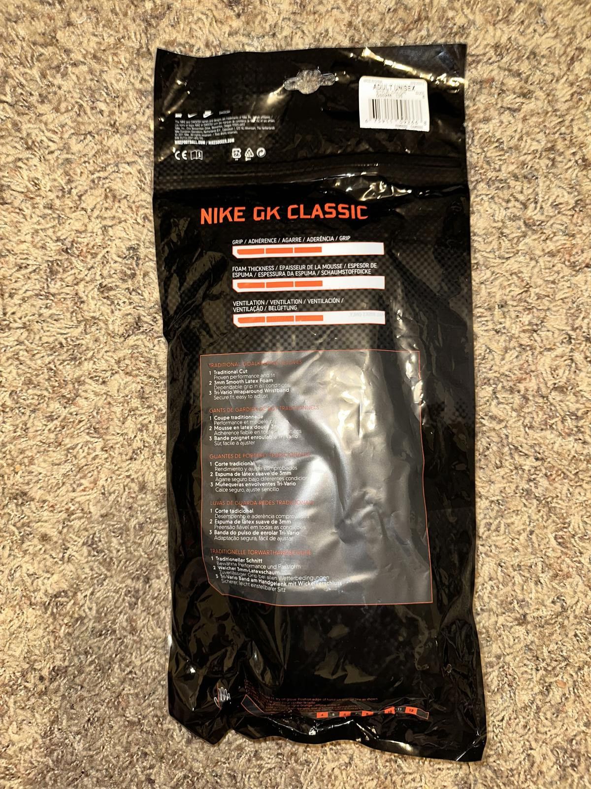 Nike Nike Adult Goalkeeper Volt Black White GK Classic Glove Size ONE SIZE - 12 Thumbnail