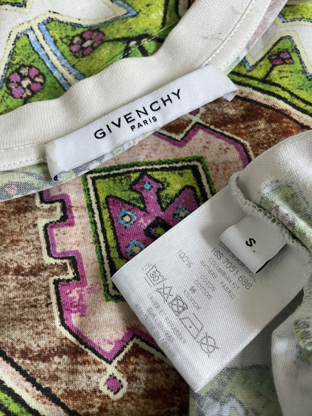 Givenchy Givenchy Aztec Carpet T Shirt Size US S / EU 44-46 / 1 - 5 Thumbnail