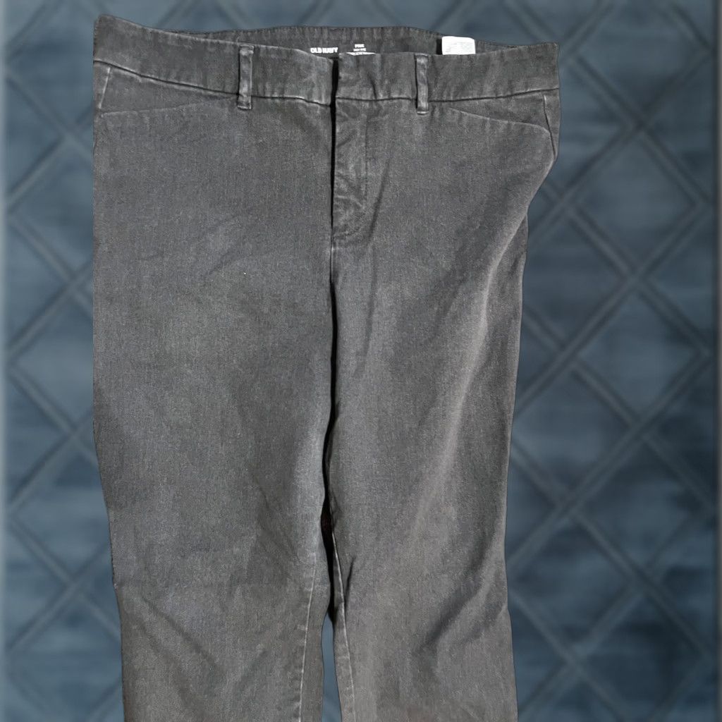 Old Navy Old Navy Pants Women Size 12 Gray Mid Rise Slim Flat Front Pockets Crop Ankle Cotton Blend 12 Womens Size 34" / US 12 / IT 48 - 1 Thumbnail