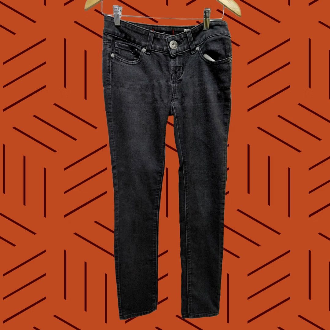 Guess Guess Sarah Fit Mid Rise Skinny Jeans Black Solid Denim Size 26 Womens Size 26" / US 2 / IT 38 - 1 Thumbnail