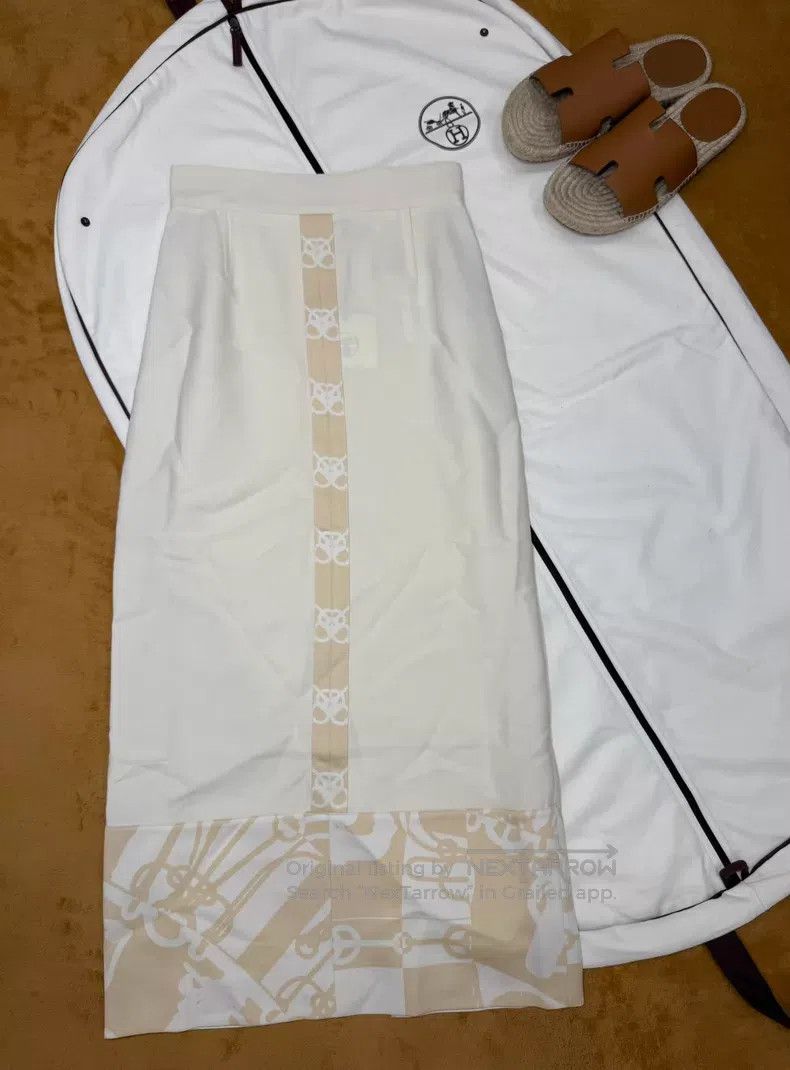 Hermes Hermes Beige Silk Long Skirt Size 42" / US 20 - 1 Thumbnail