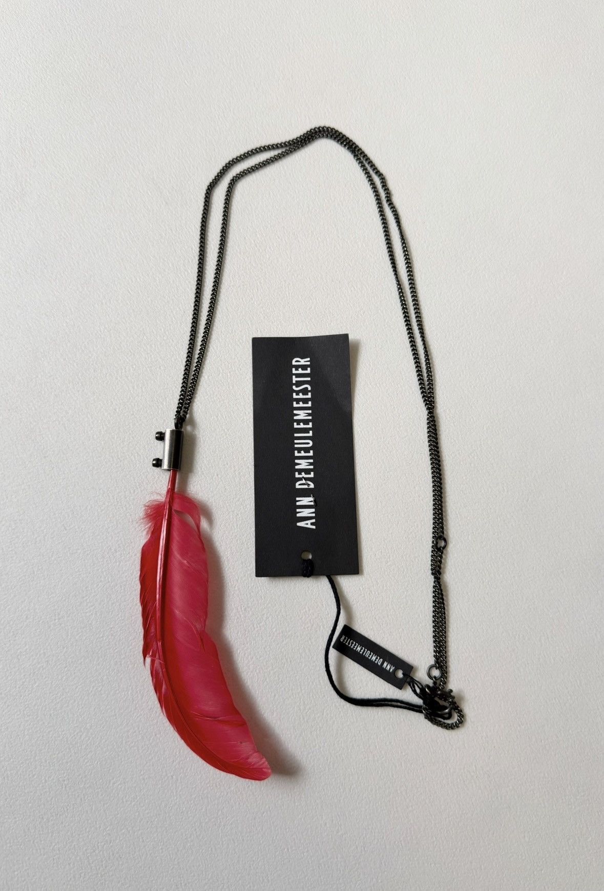 Ann Demeulemeester Late 2000s ‘Red Feather’ Chain Necklace Size ONE SIZE - 1 Thumbnail