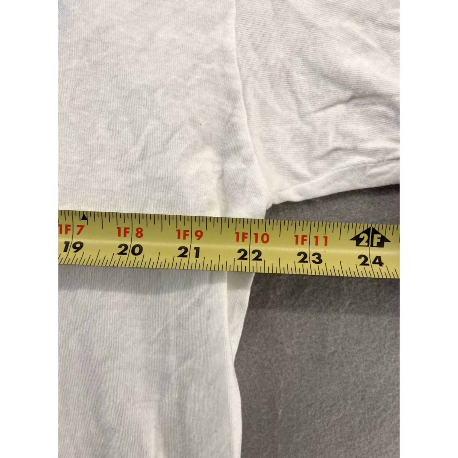 Vintage VINTAGE Billie Eilish Music Tour T-Shirt Adults L White Graphic 2019 Y2K Pop Concert Merch Size L / US 10 / IT 46 - 3 Thumbnail