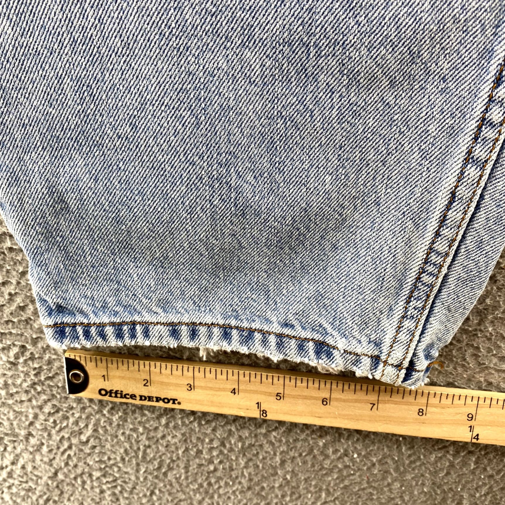 Levi's Levi's 560 Jeans Mens 35x30 Blue Light Wash Skater Tapered Denim 90s Streetwear - Vintage? No (but use rules) Size US 35 - 5 Thumbnail