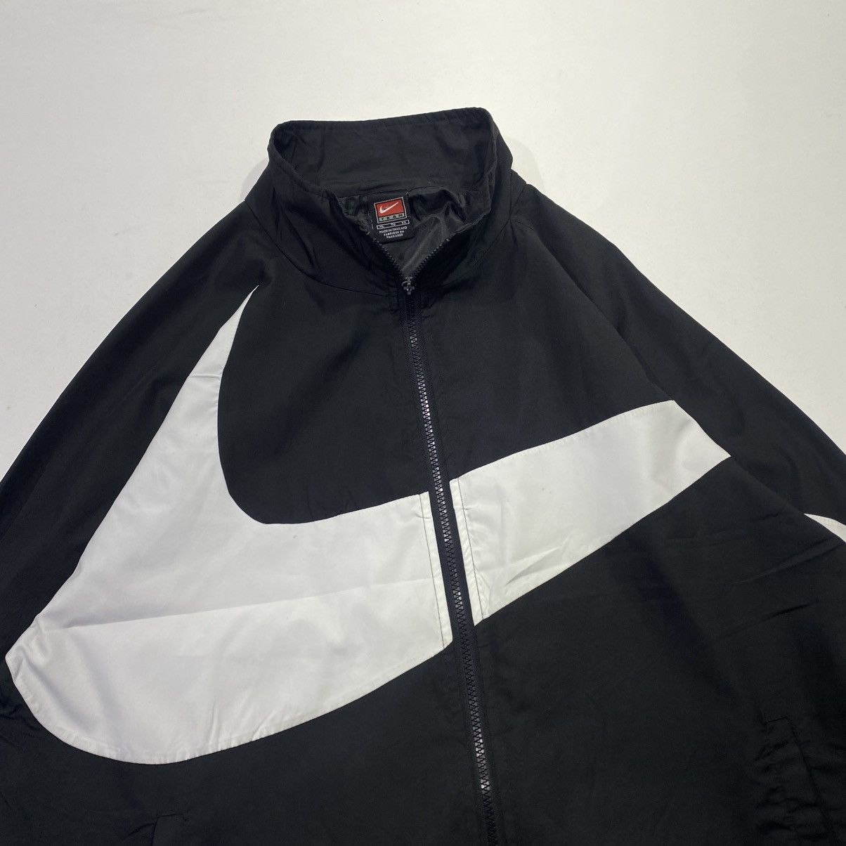 Nike Nike Big Swoosh Winbreaker Jacket Size US XL / EU 56 / 4 - 4 Thumbnail