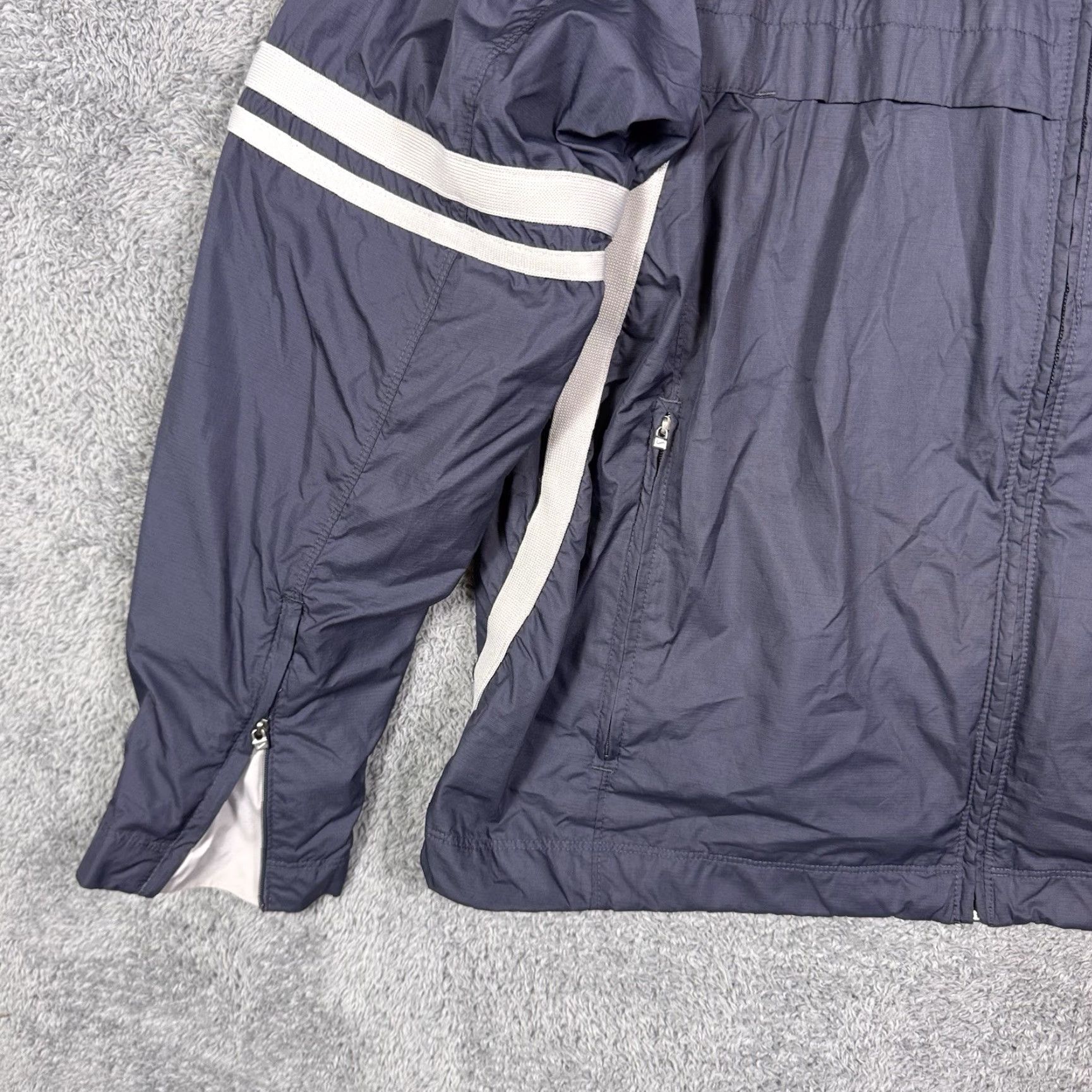 Nike VINTAGE Nike Jacket Men M Track Windbreaker Full Zip Ripstop 90s Silver Tag Gray Spr Tall? Size US M / EU 48-50 / 2 - 3 Thumbnail