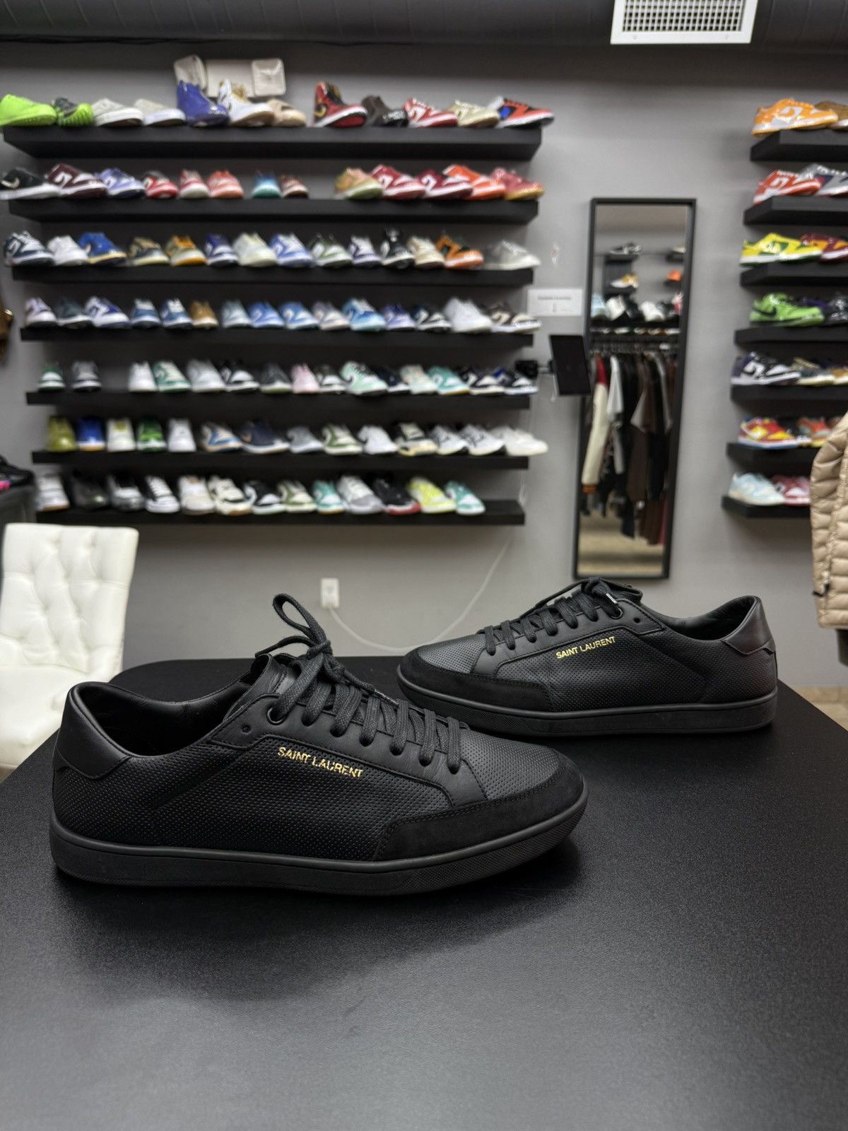 Saint Laurent Paris Saint Laurent Court Classic SL 10 Low Perforated Black 10 US Size US 10 / EU 43 - 1 Thumbnail