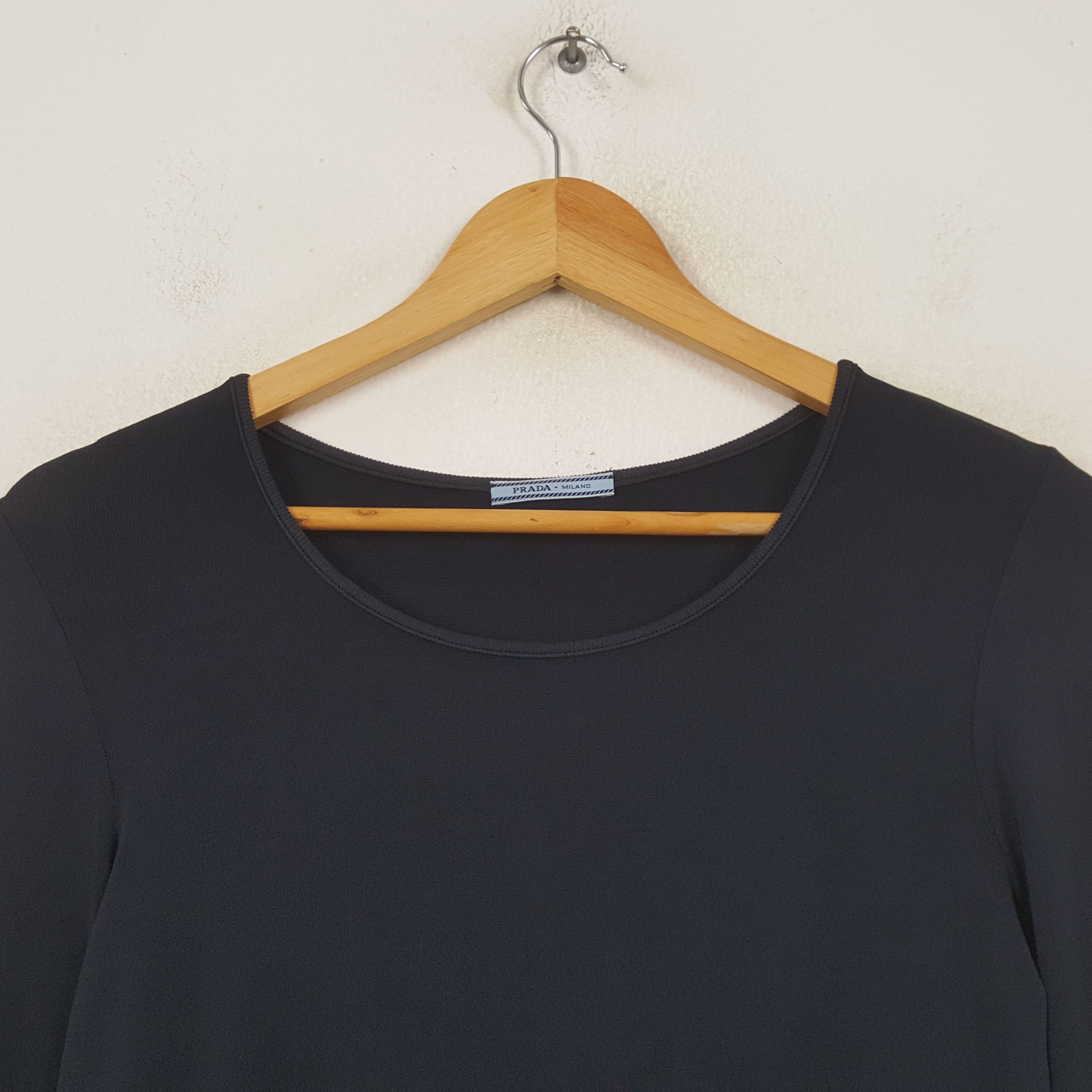 Prada Vintage Prada Miland Italian Brand T-shirt RR23 Size S / US 4 / IT 40 - 2 Thumbnail