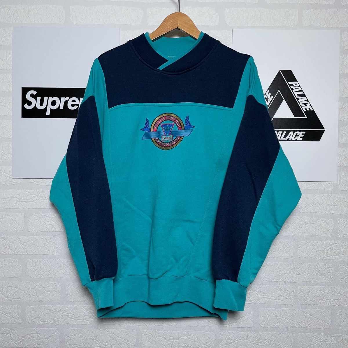 Adidas Vintage Sweatshirt Adidas Boxy Size US L / EU 52-54 / 3 - 1 Thumbnail