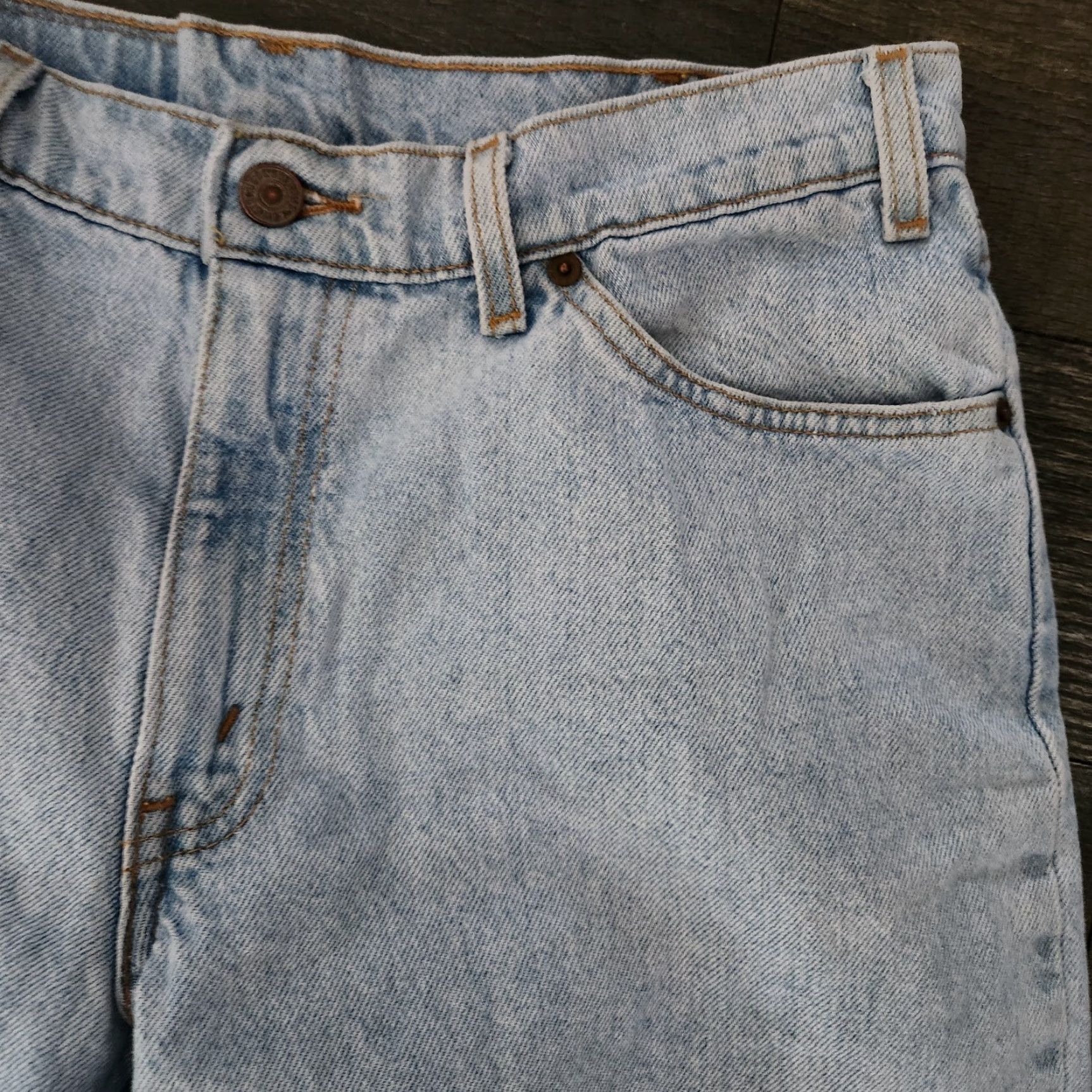 Levi's VINTAGE Levis 550 Relaxed Fit Orange Tab Shorts 34 Men Light Blue Bermuda 90s Jorts Mens Size US 34 / EU 50 - 2 Thumbnail