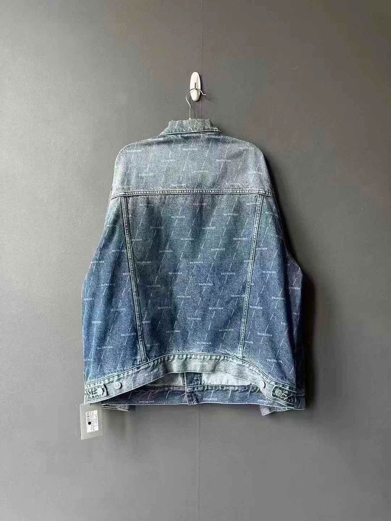 Balenciaga Balenciaga Full print denim jacket 2501-Nextarrow Size XS / US 0-2 / IT 36-38 - 2 Thumbnail