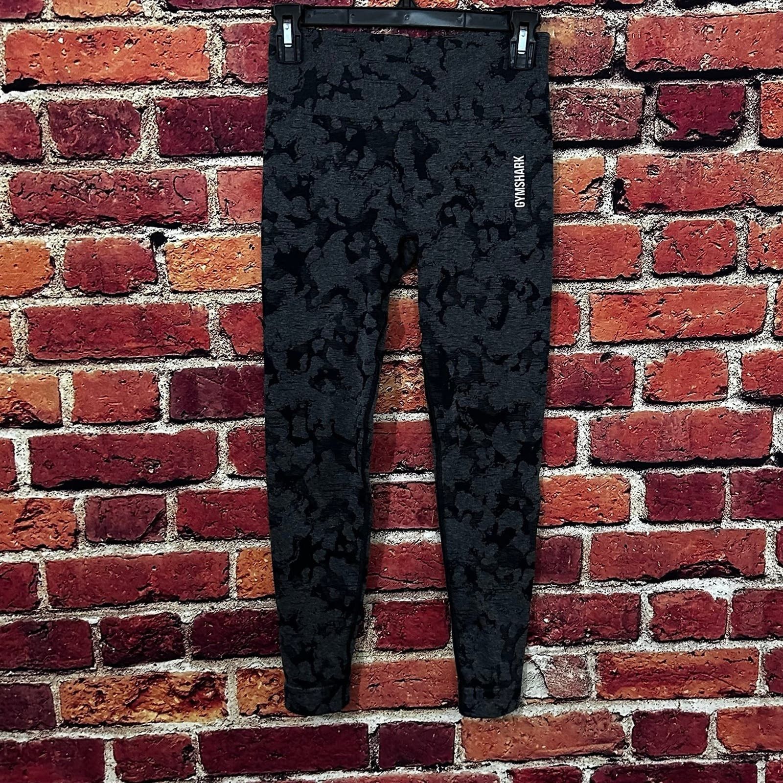Gymshark Gymshark camo Leggings Size 27" / US 4 / IT 40 - 1 Thumbnail