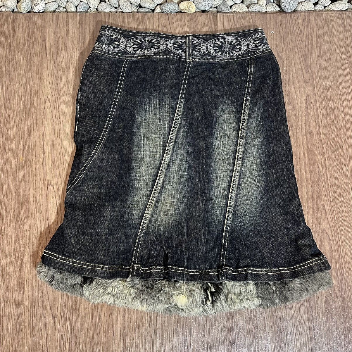 Japanese Brand Y2K Bangbang Blackwashed Fur Midi Skirt Size US 33 - 2 Thumbnail