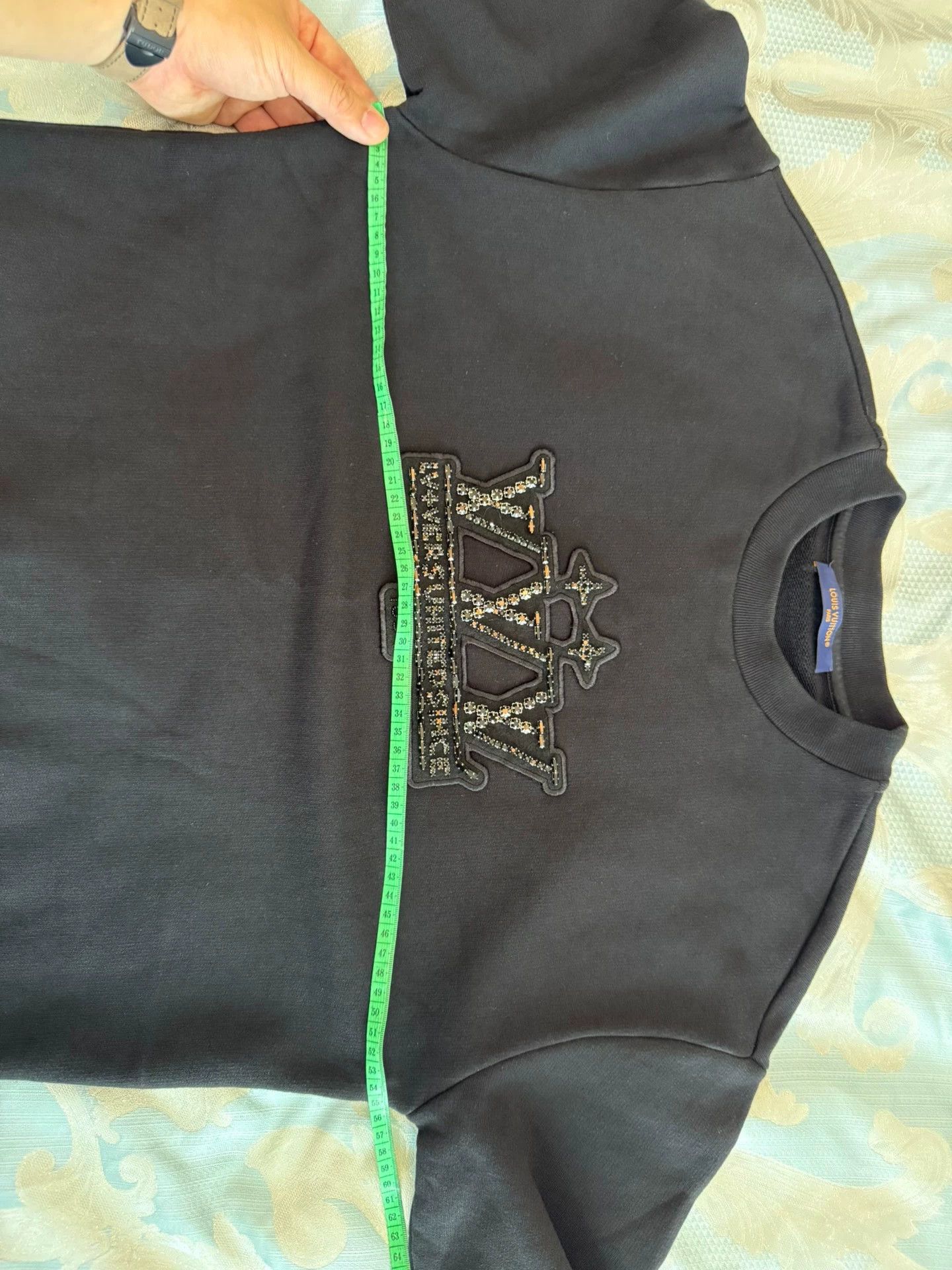 Louis Vuitton LV M Sweatshirt Big Crystal Logo Worn Twice, Stylish, Casual Size US M / EU 48-50 / 2 - 8 Thumbnail