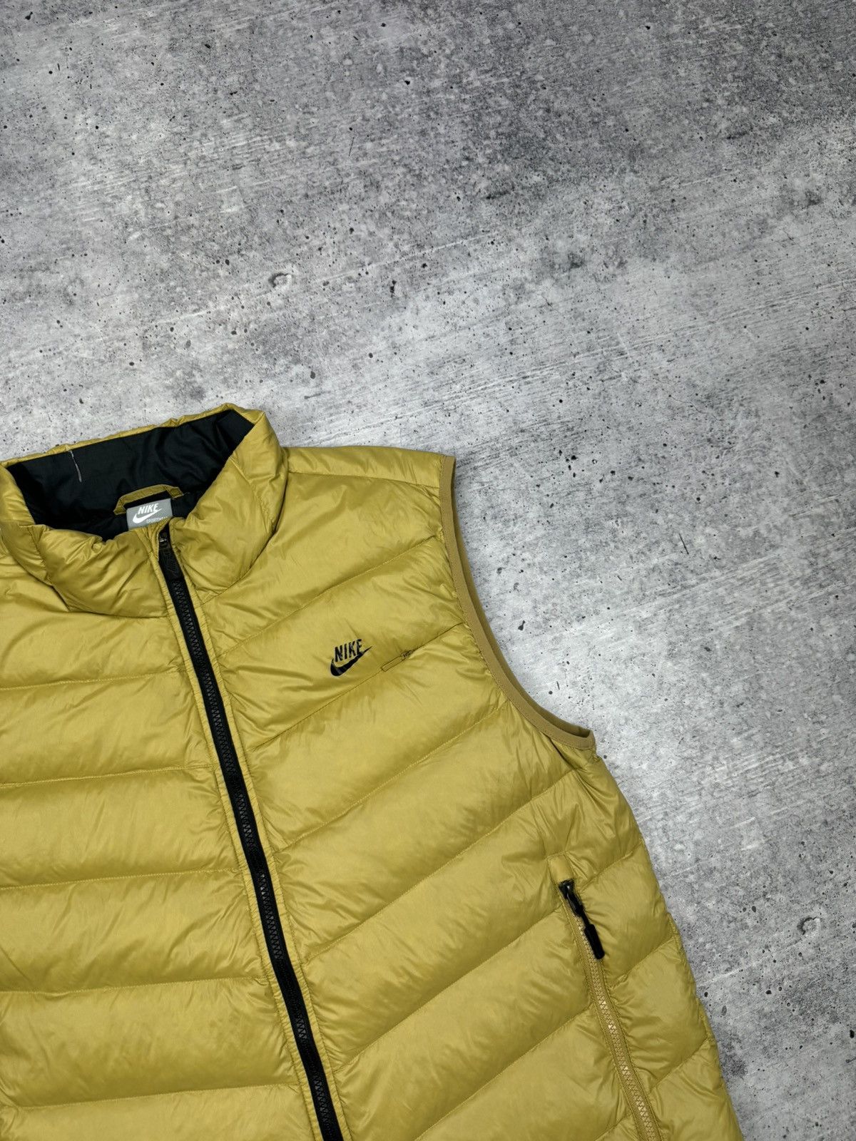 Nike Vintage Nike Y2K Style 90’s 700 Down Puffer Down Casual Vest Size US L / EU 52-54 / 3 - 4 Thumbnail