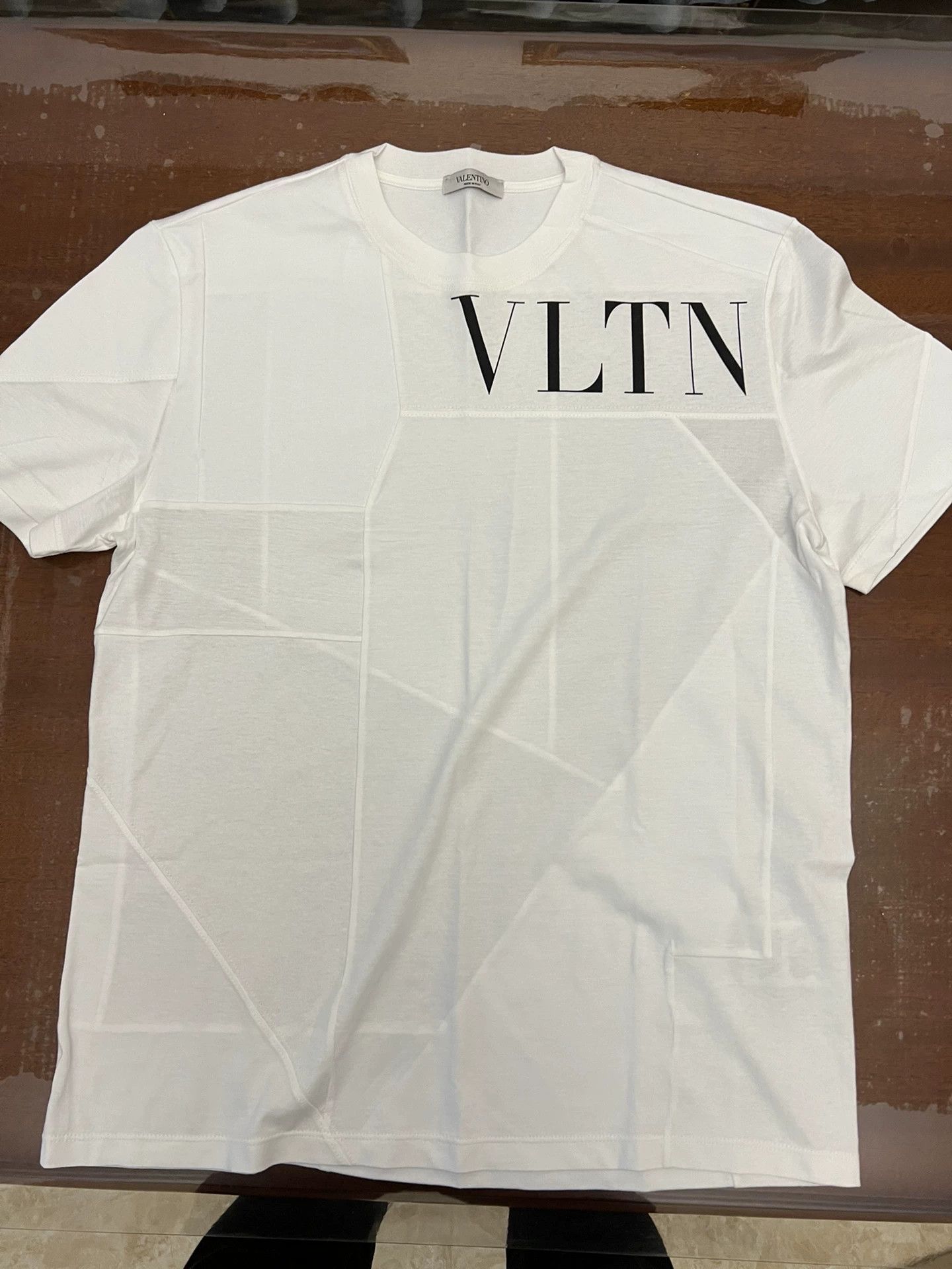 Valentino Valentino White Colorblock Front Logo TS M 99 New Size US M / EU 48-50 / 2 - 2 Thumbnail