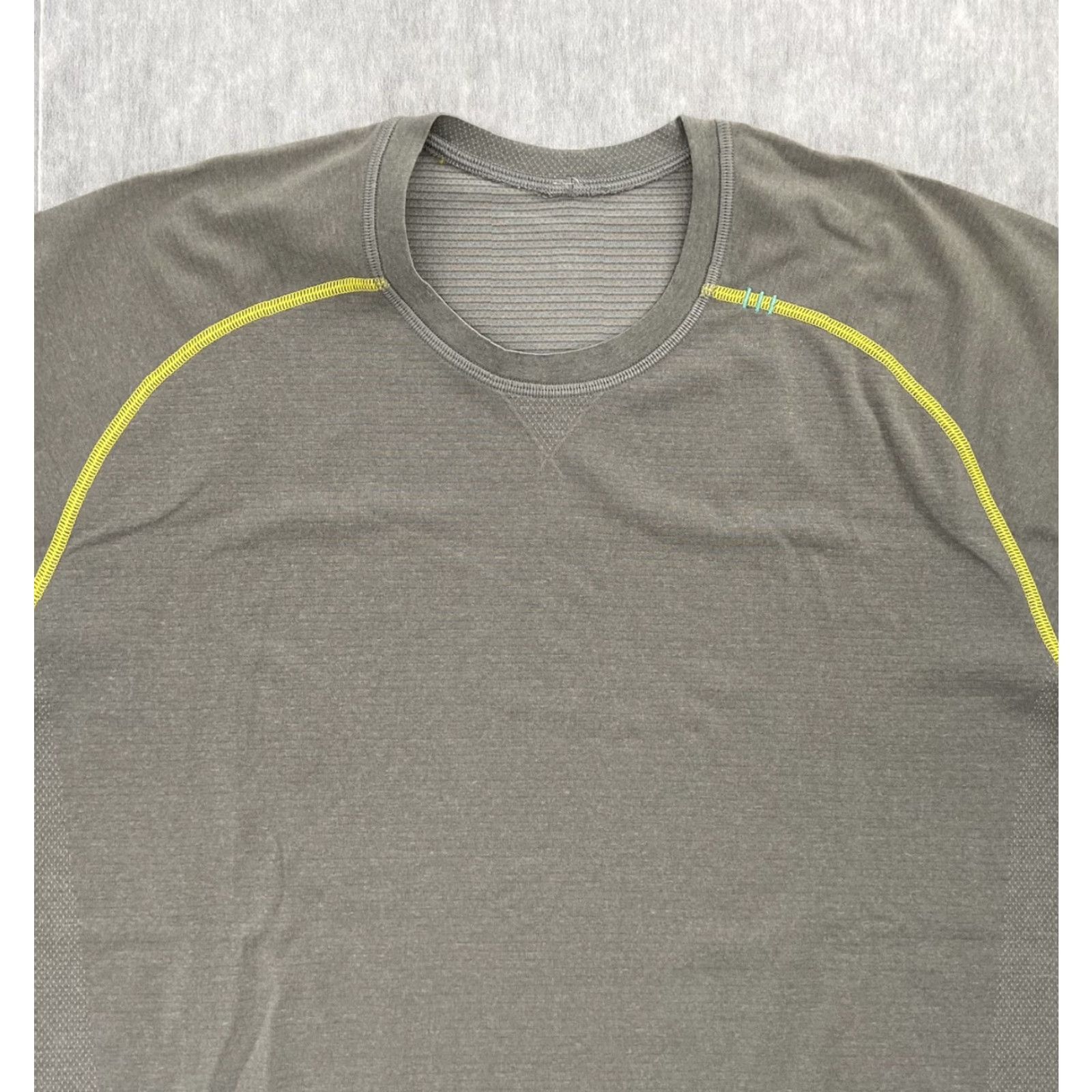 Lululemon Lululemon Metal Vent Tech Shirt Men XL Heather Gray Short Sleeve Active Top Cross Training Gym Running Athleisure Mens Size US XL / EU 56 / 4 - 3 Thumbnail