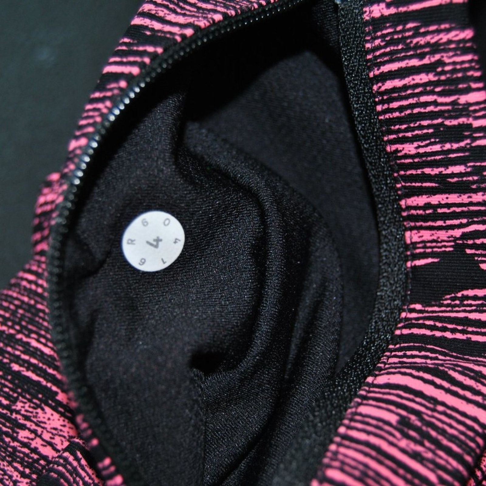 Lululemon Lululemon Leggings with Pockets Pink and Black Size 6 Size 26" / US 2 / IT 38 - 5 Thumbnail