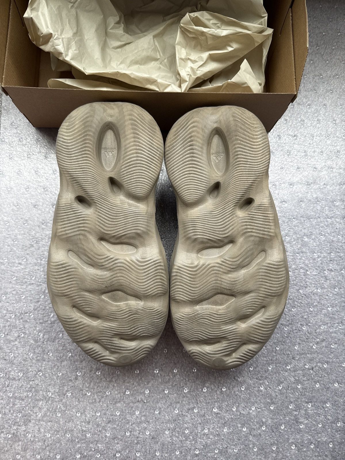 Yeezy Yeezy Foam RNNR Stone Sage Size US 10 / EU 43 - 5 Thumbnail