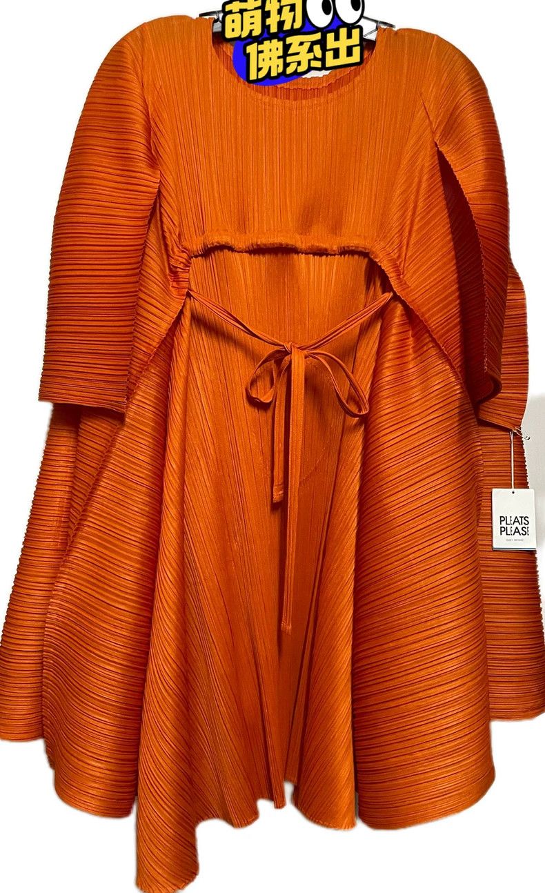 Pleats Please Issey Miyake Issey Miyake Orange pleated short-sleeved shirt Size L / US 10 / IT 46 - 6 Thumbnail