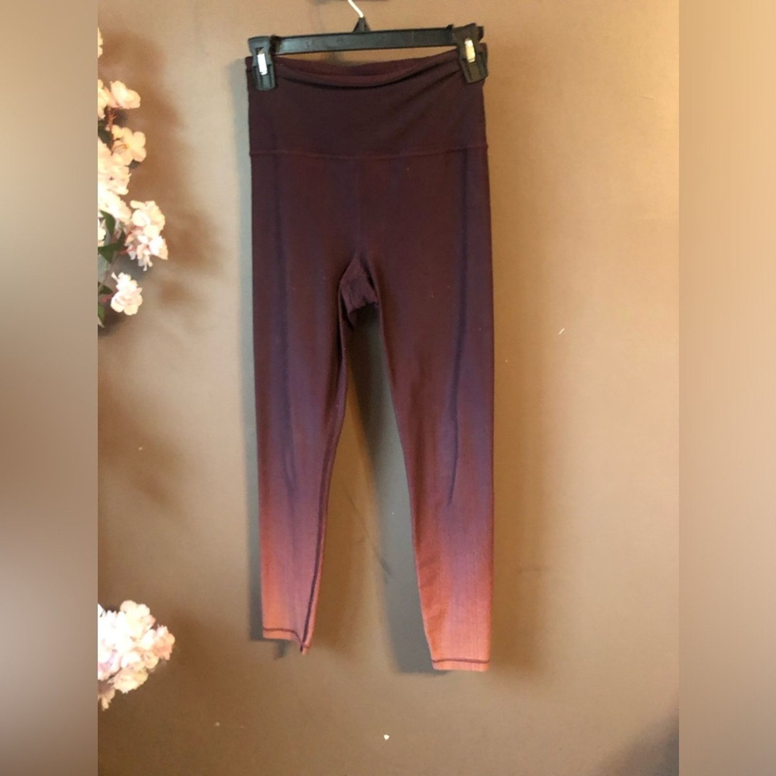 Athleta Athleta leggings burgundy top lighter bottom Size 24" / US 00 / IT 34 - 1 Thumbnail